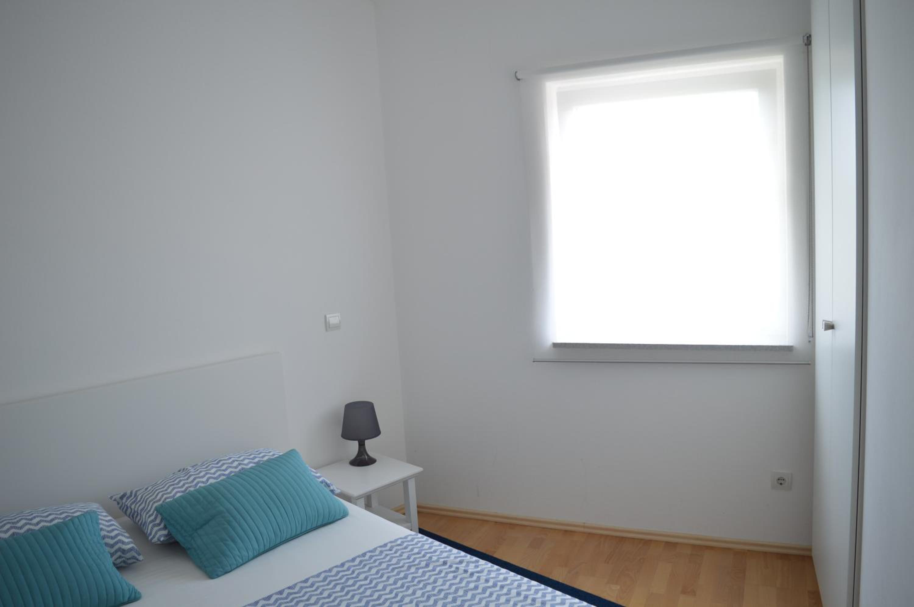 Three-Bedroom Apartment with Terrace and Sea View - Photo 11