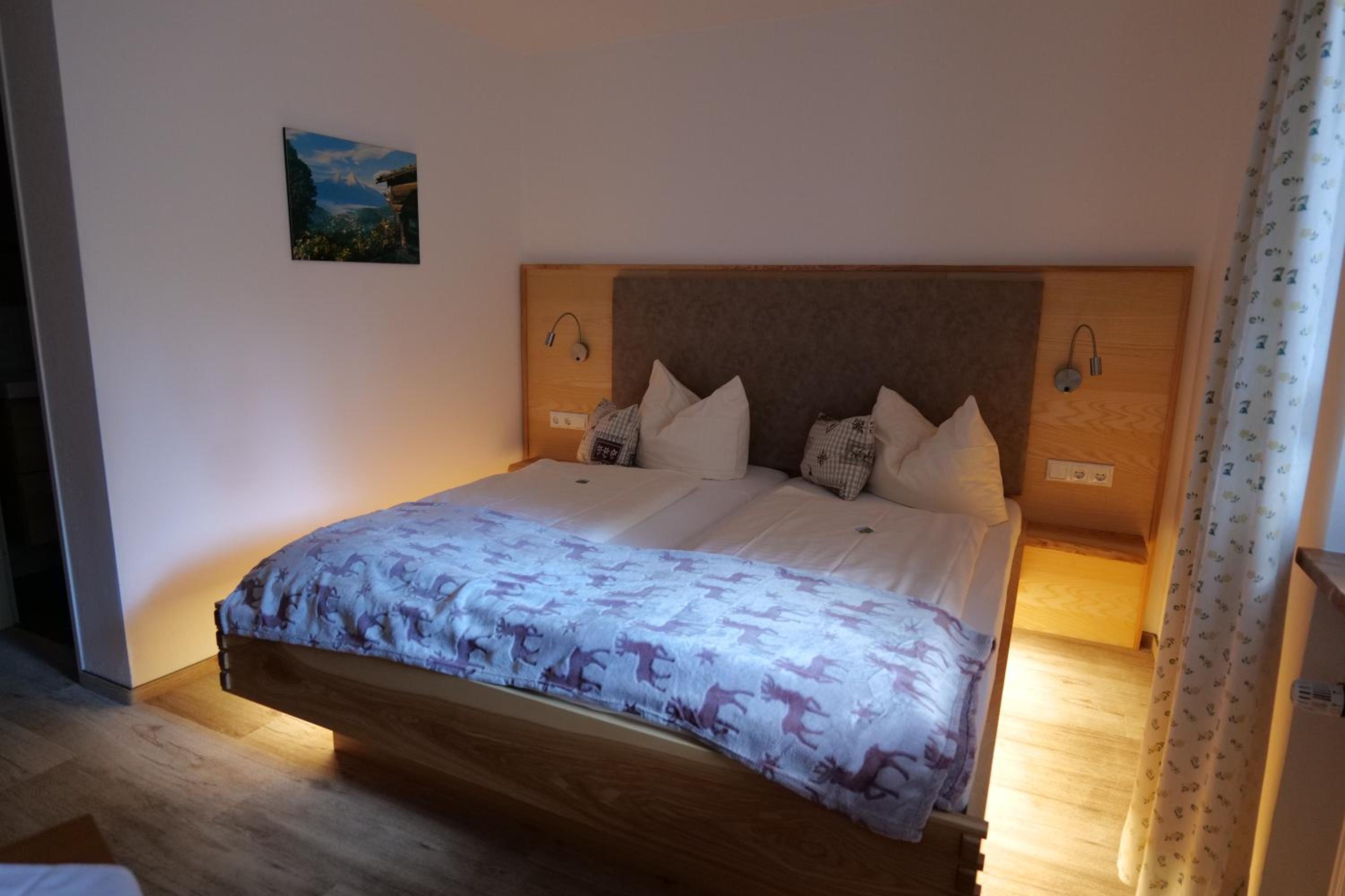 Budget Double Room photo 2