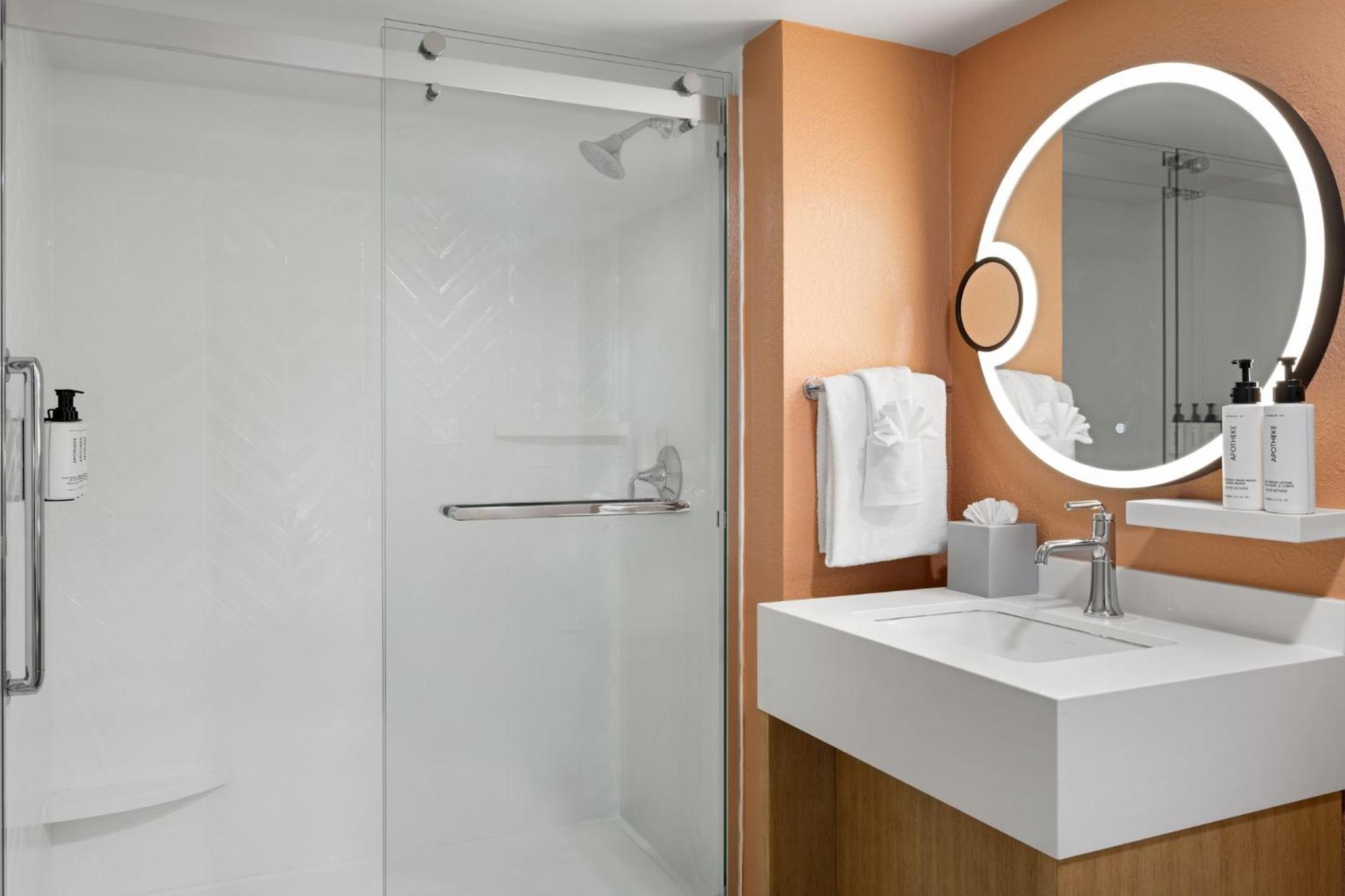 King Room - Hearing Accessible - Photo 5