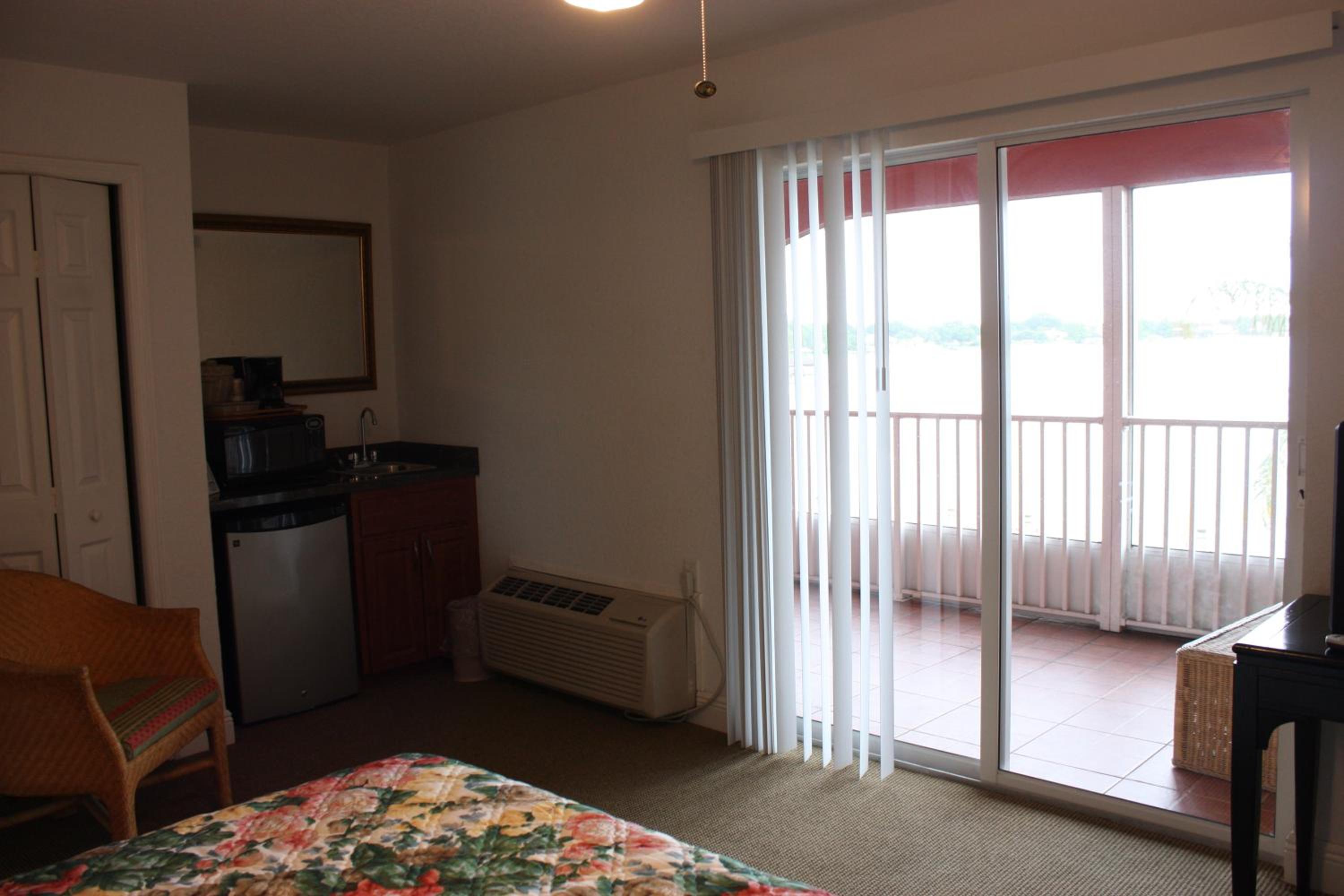 King Room with Lake View - Photo 1