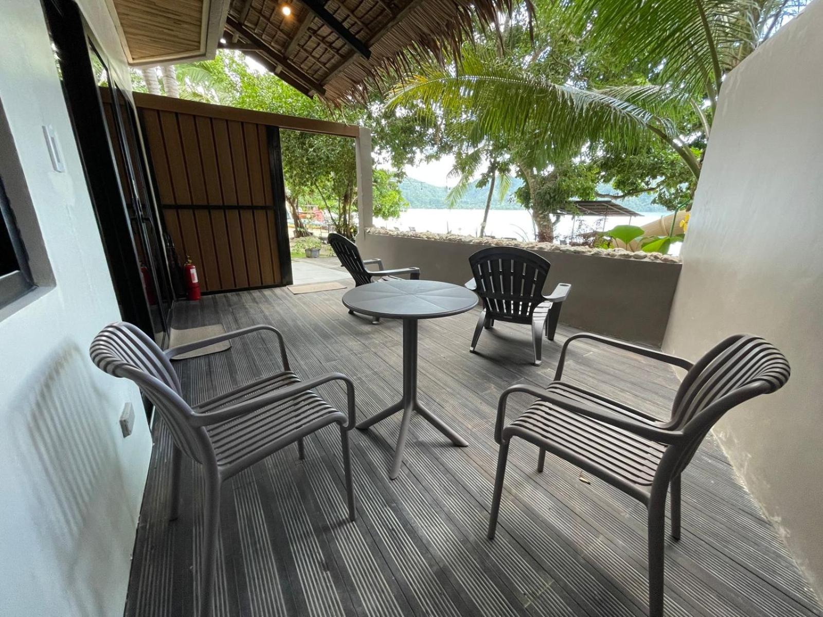 Family Room with Sea View