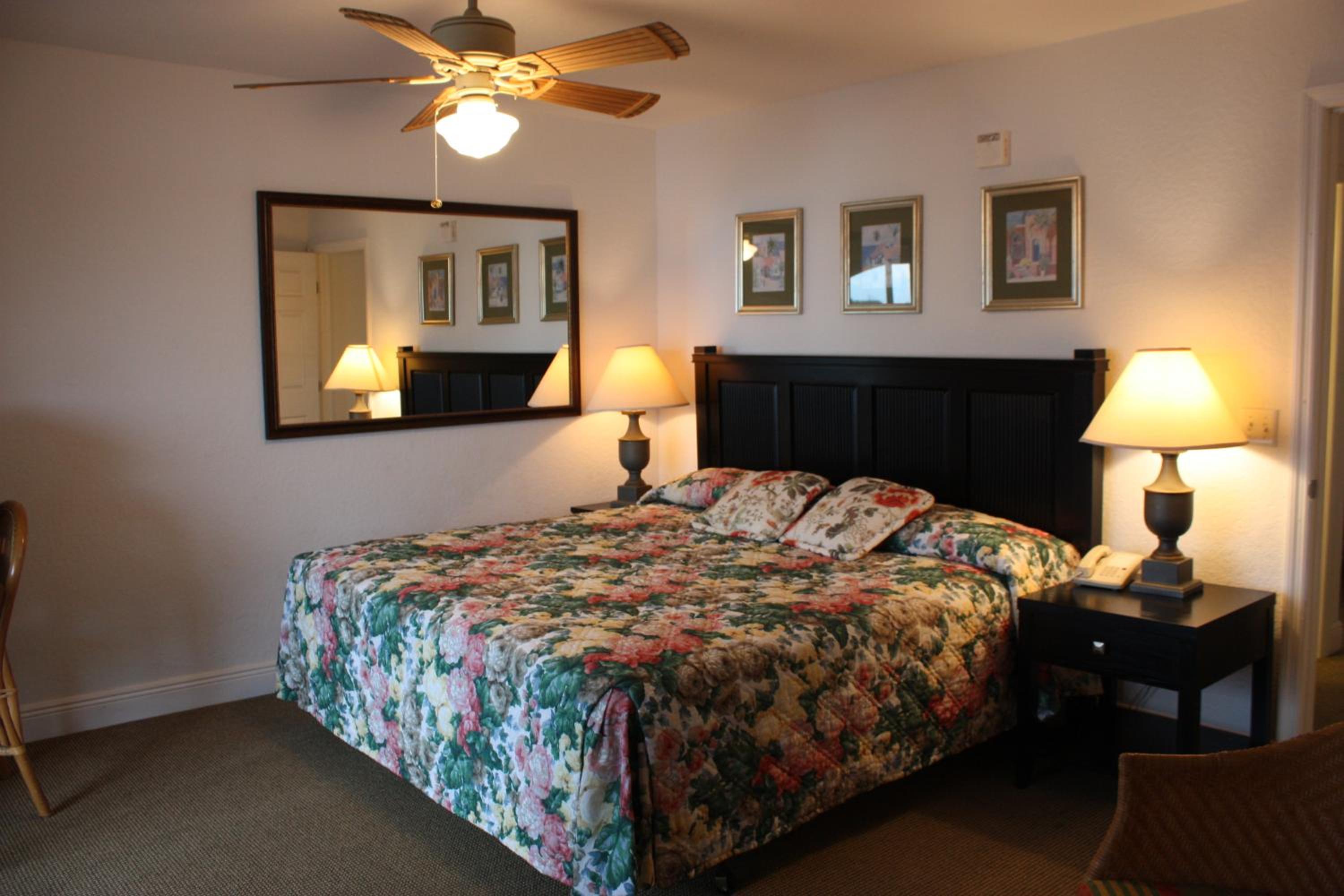 Deluxe Townhouse - Photo 1