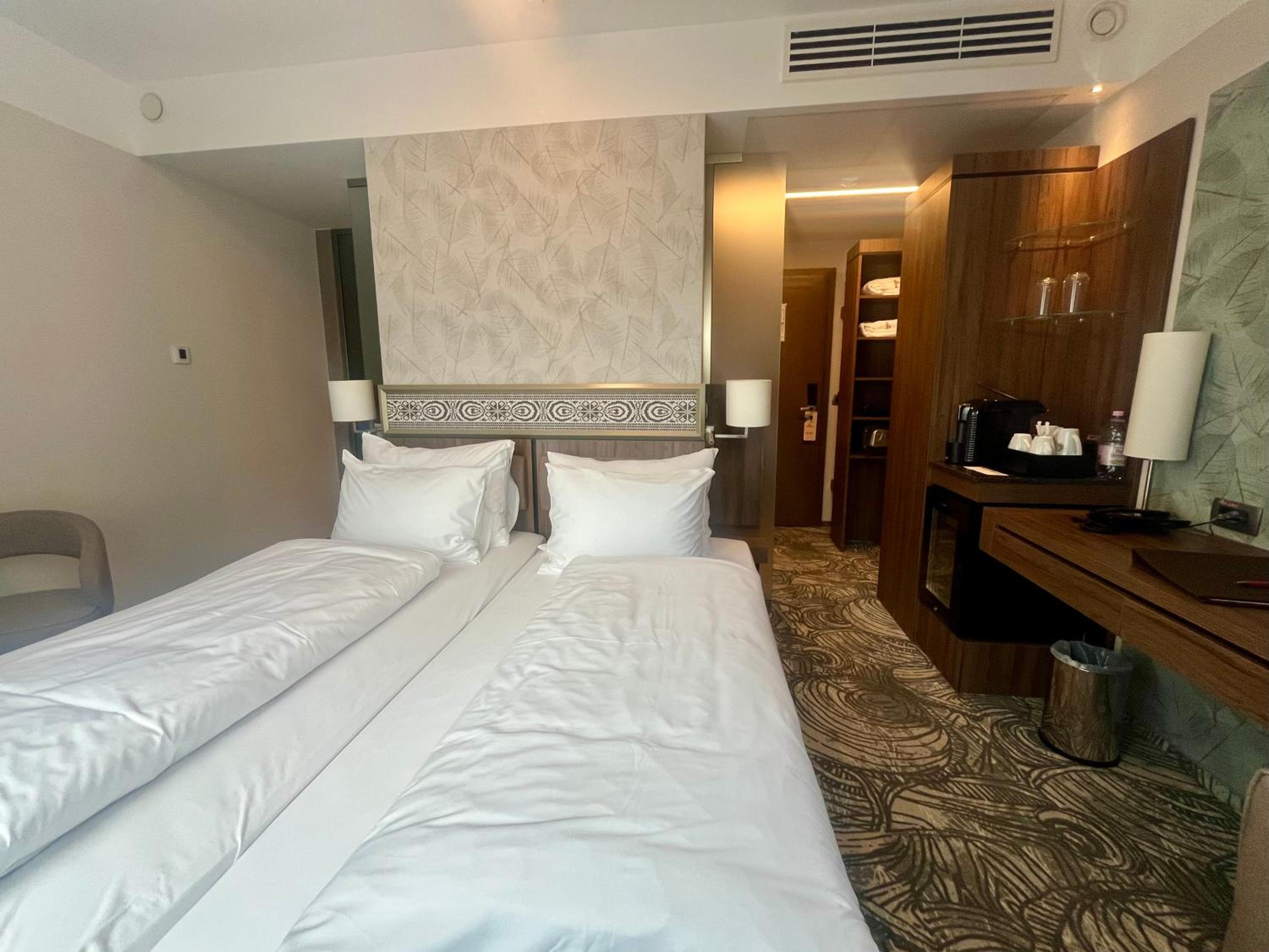 Economy Double Room photo 2