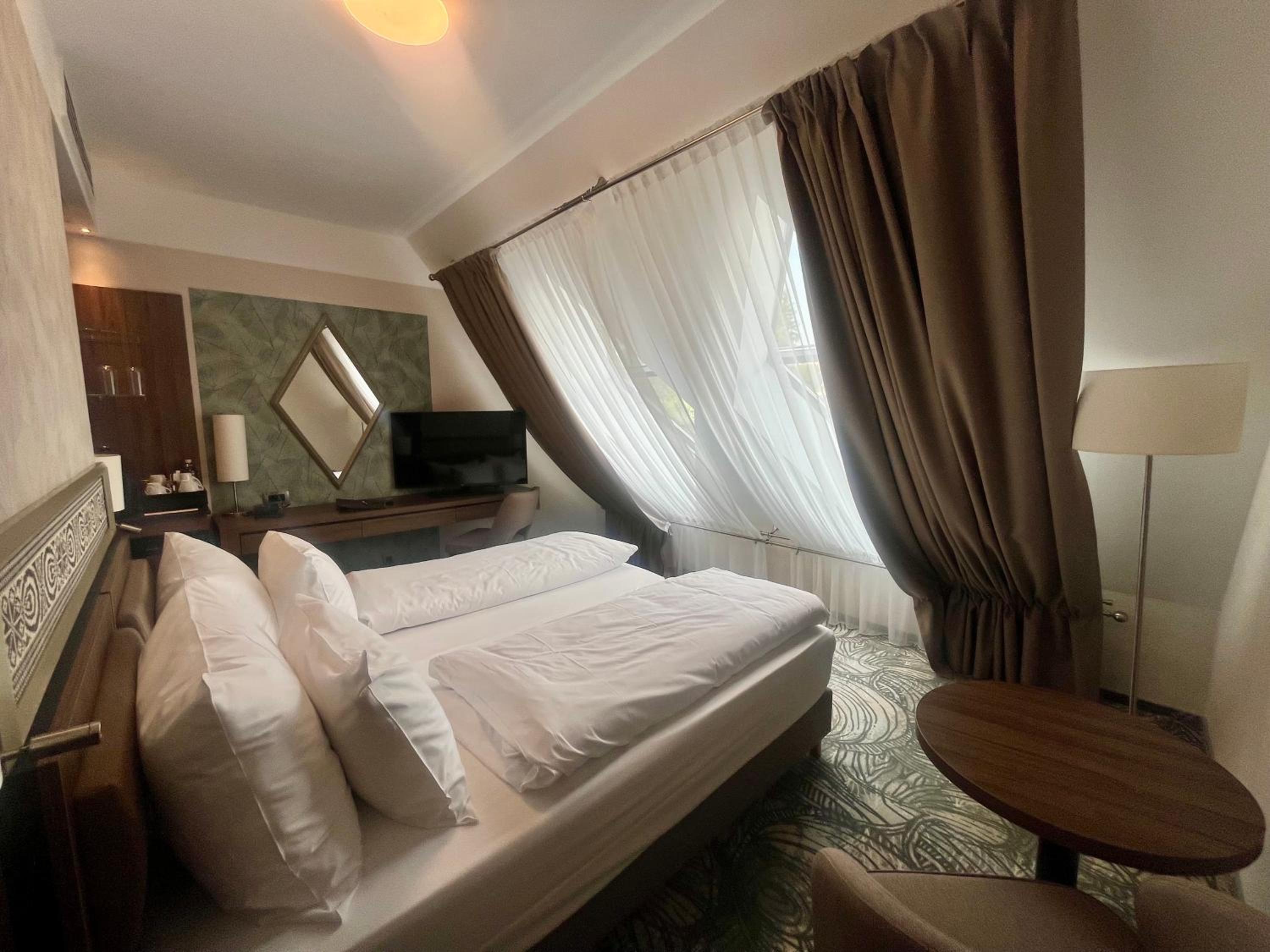 Economy Double Room photo 1