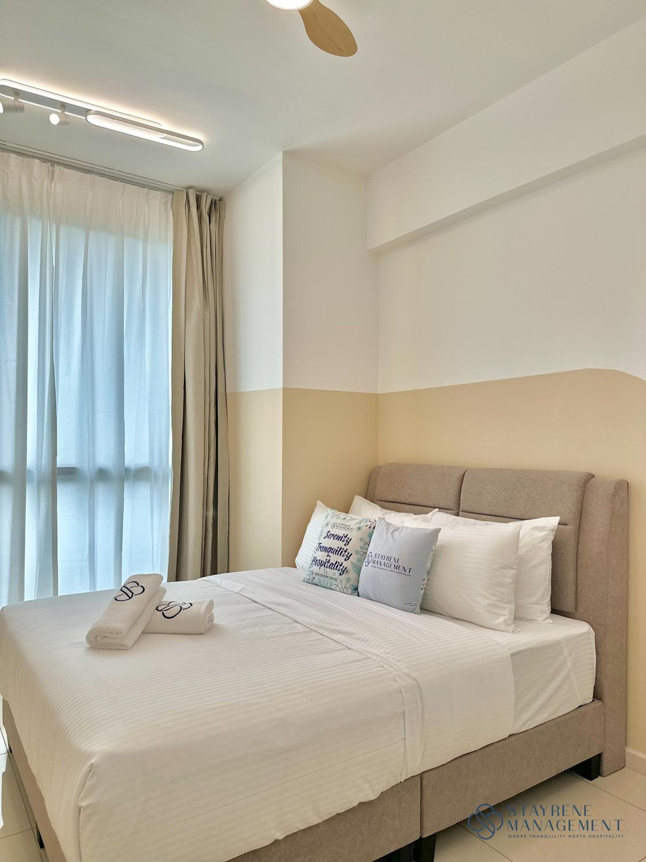 Two-Bedroom Apartment with Lake View photo 3