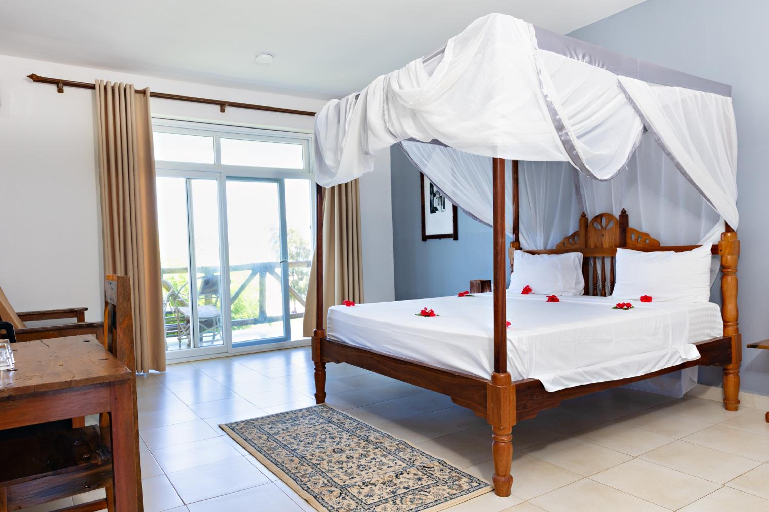 Deluxe Double Room with Balcony and Sea View