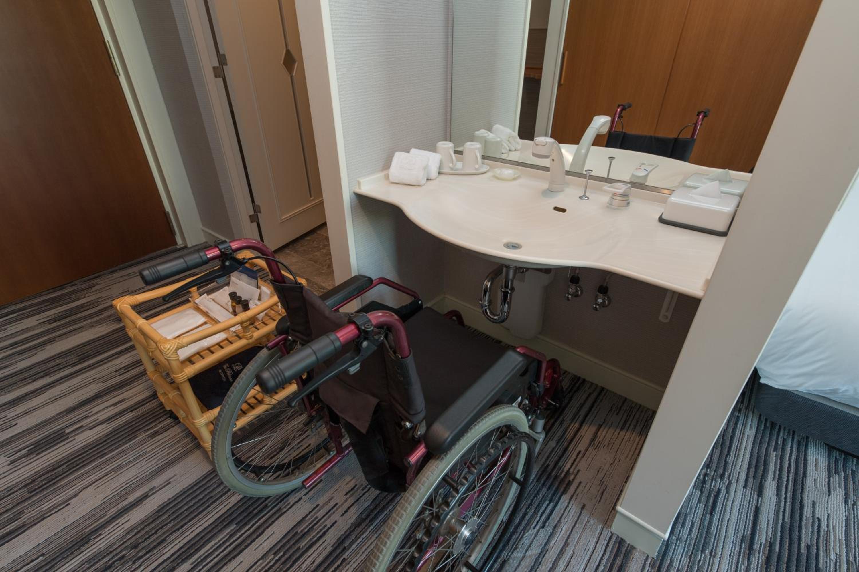 Universal Room with Tokyo Tower View - Non-Smoking 3rd Floor - Photo 3