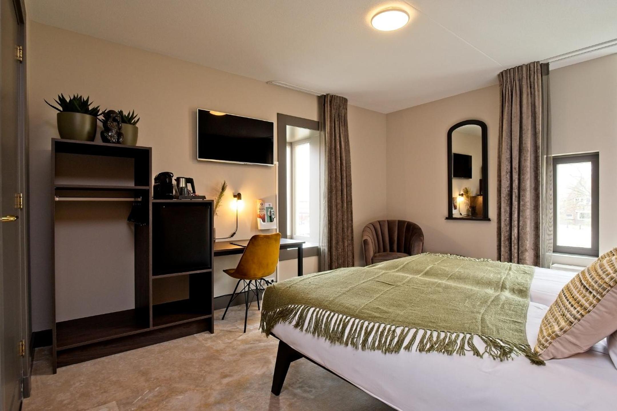 Castle Comfort Room - Photo 4