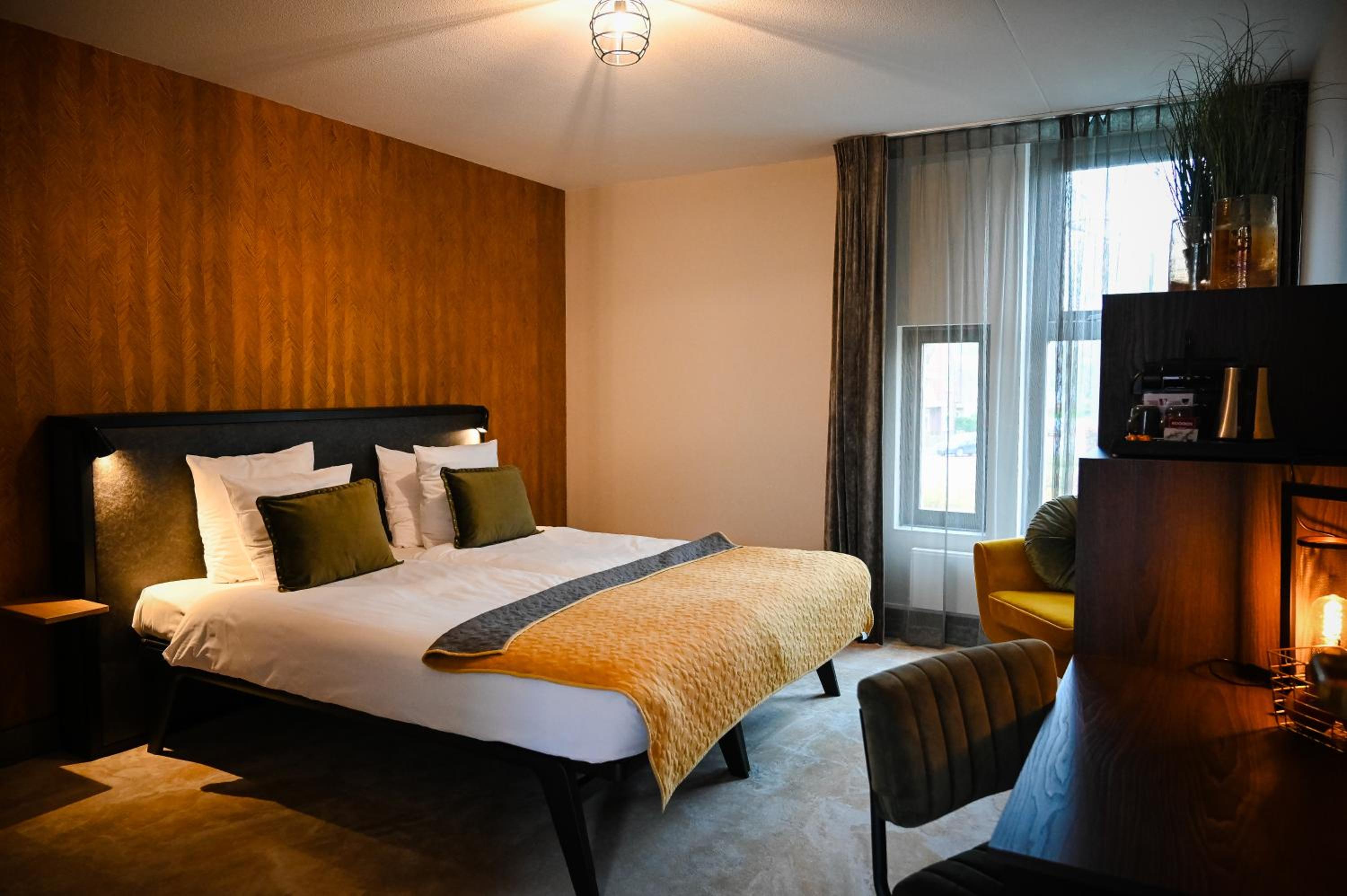 Castle Comfort Room - Photo 6