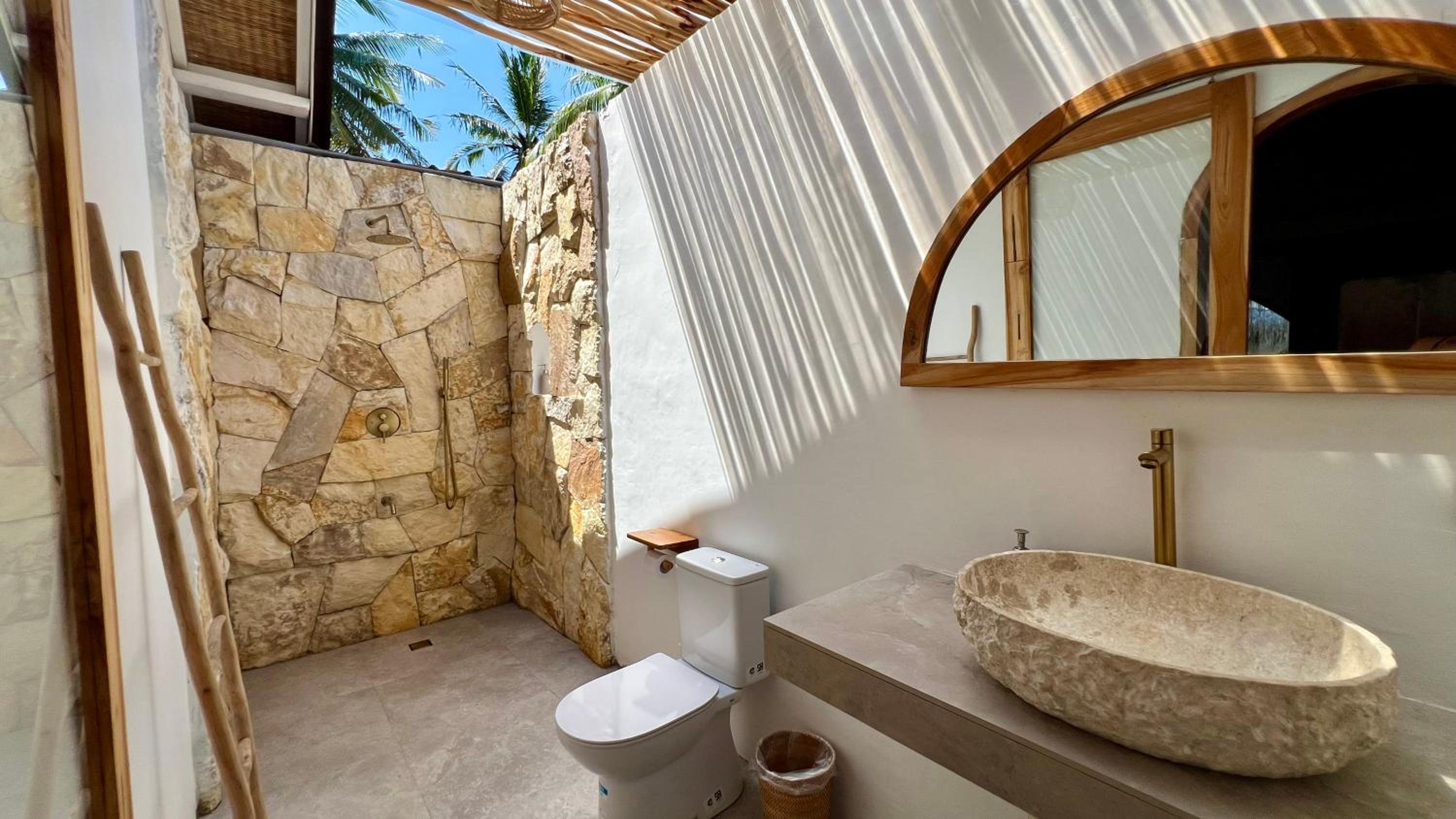 Deluxe Bungalow - Photo 2