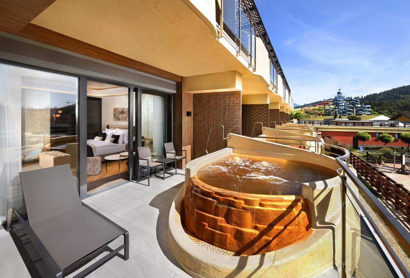 Deluxe Room with Water Park View and Private Whirlpool