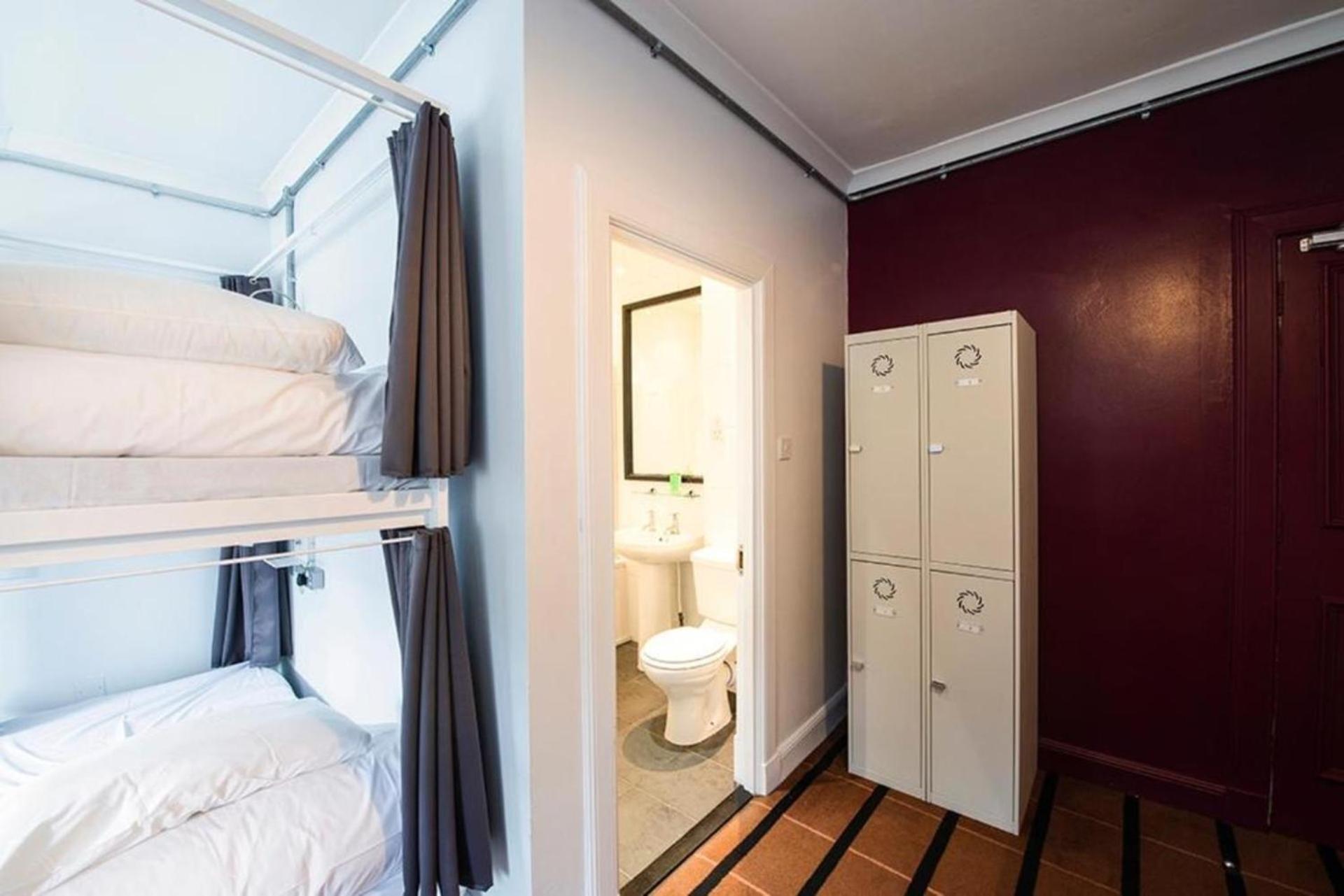 Bed in 5-Bed Male Dorm Ensuite photo 3