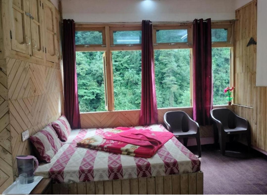 6-Bed Mixed Dormitory Room photo 3