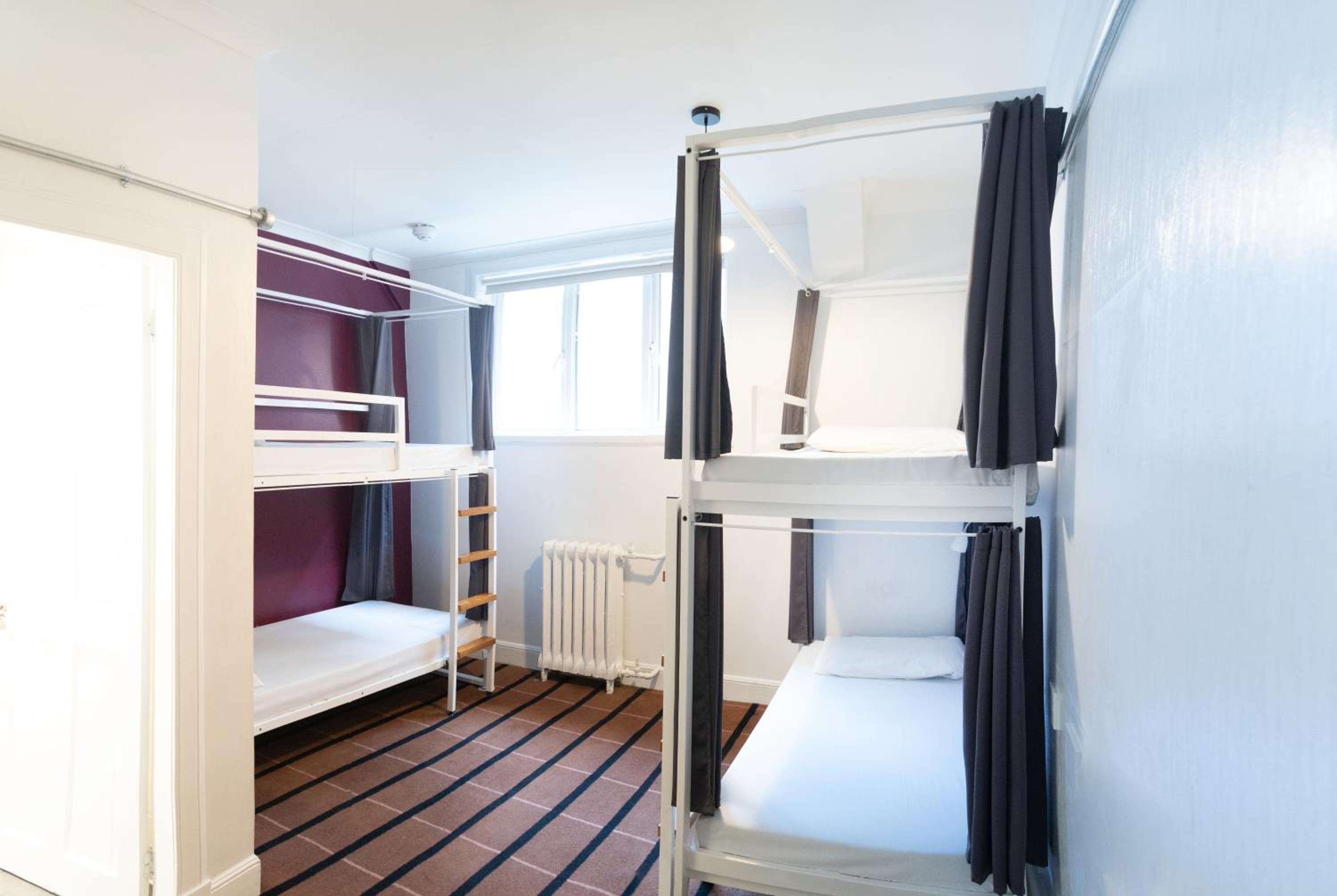 Bed in 4-Bed Female Dorm Ensuite photo 3