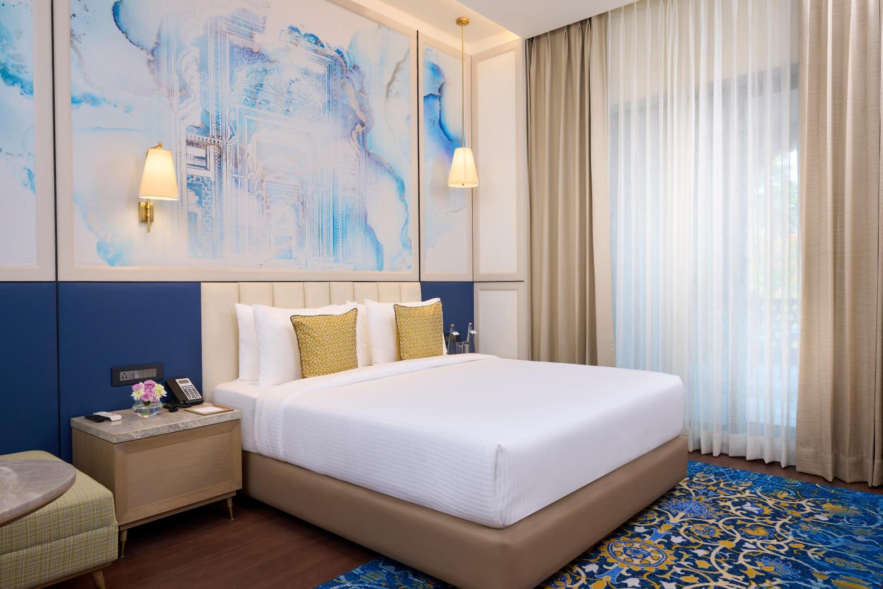 Deluxe Double Room with 20% off on Food & Beverage services , 15% Off on Laundry service   - Photo 3