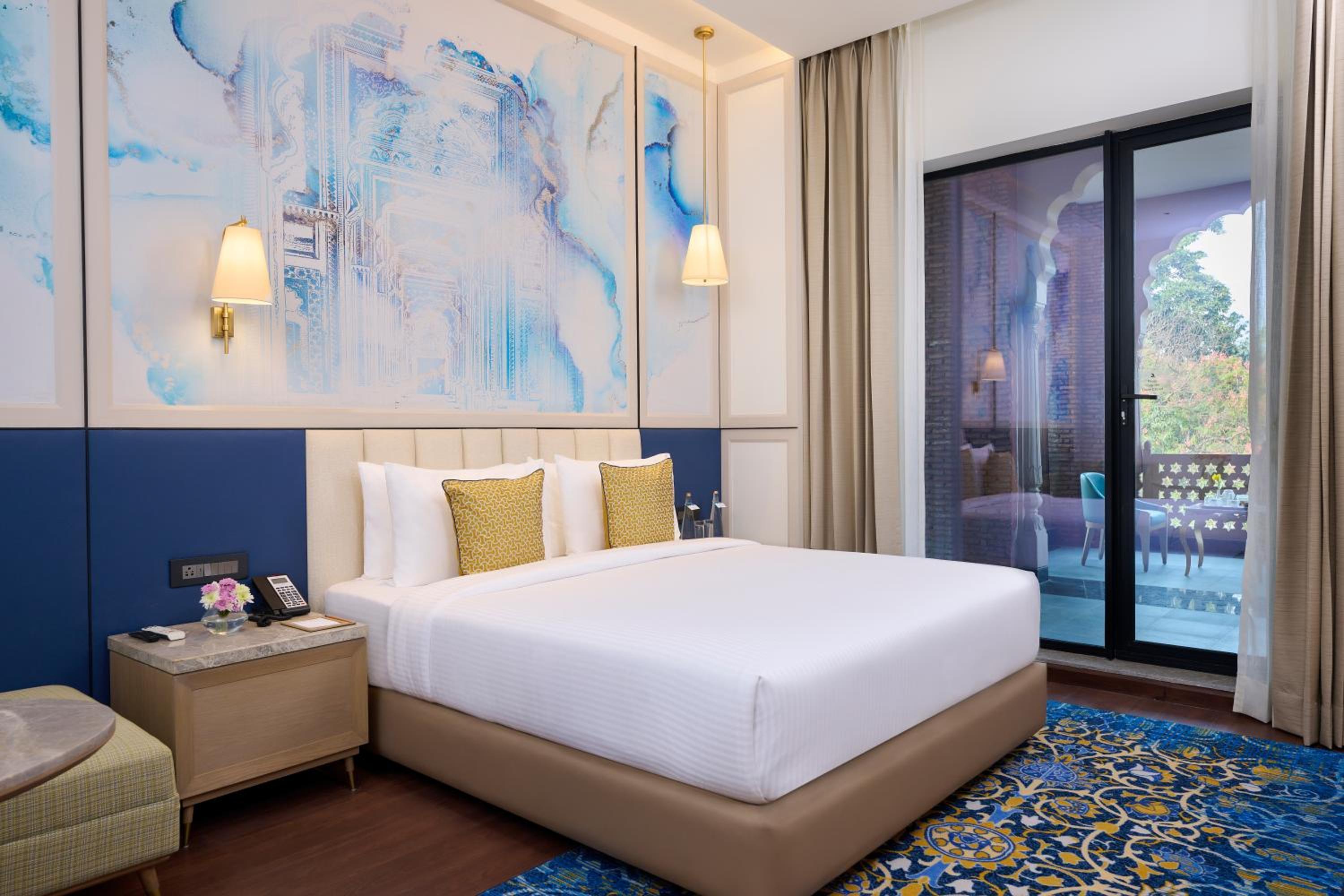 Deluxe Double Room with 20% off on Food & Beverage services , 15% Off on Laundry service   - Photo 5