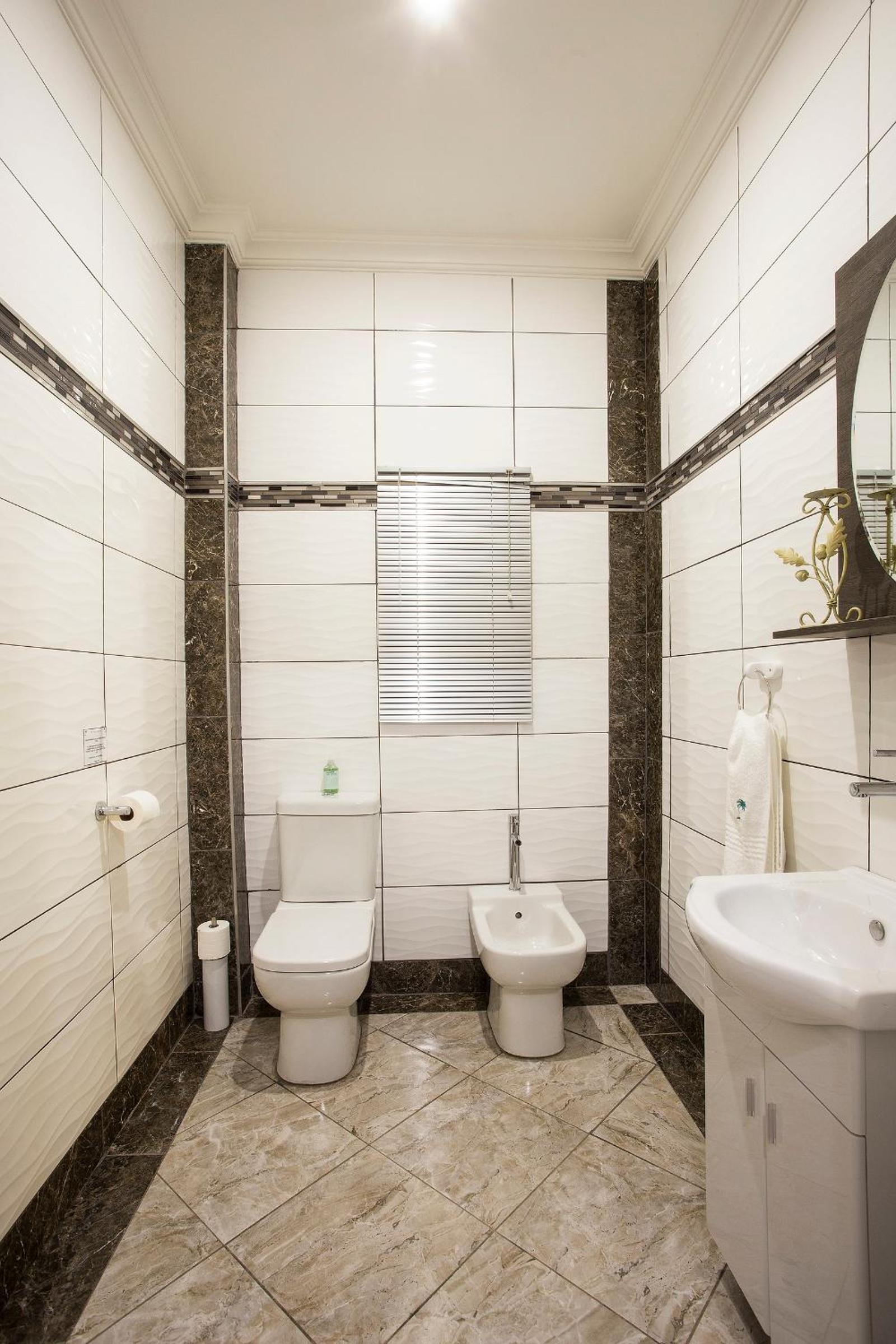 Deluxe Queen Suite - Photo 5