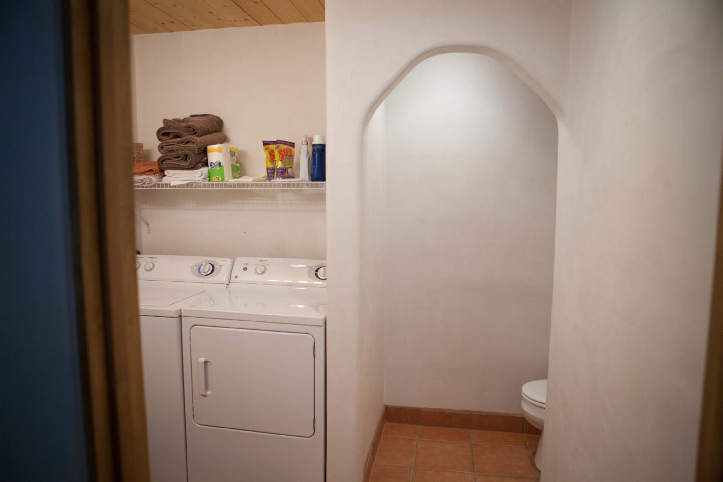 Luxury Mountain View Suite - Three-Bed/2.5 Bath House photo 2