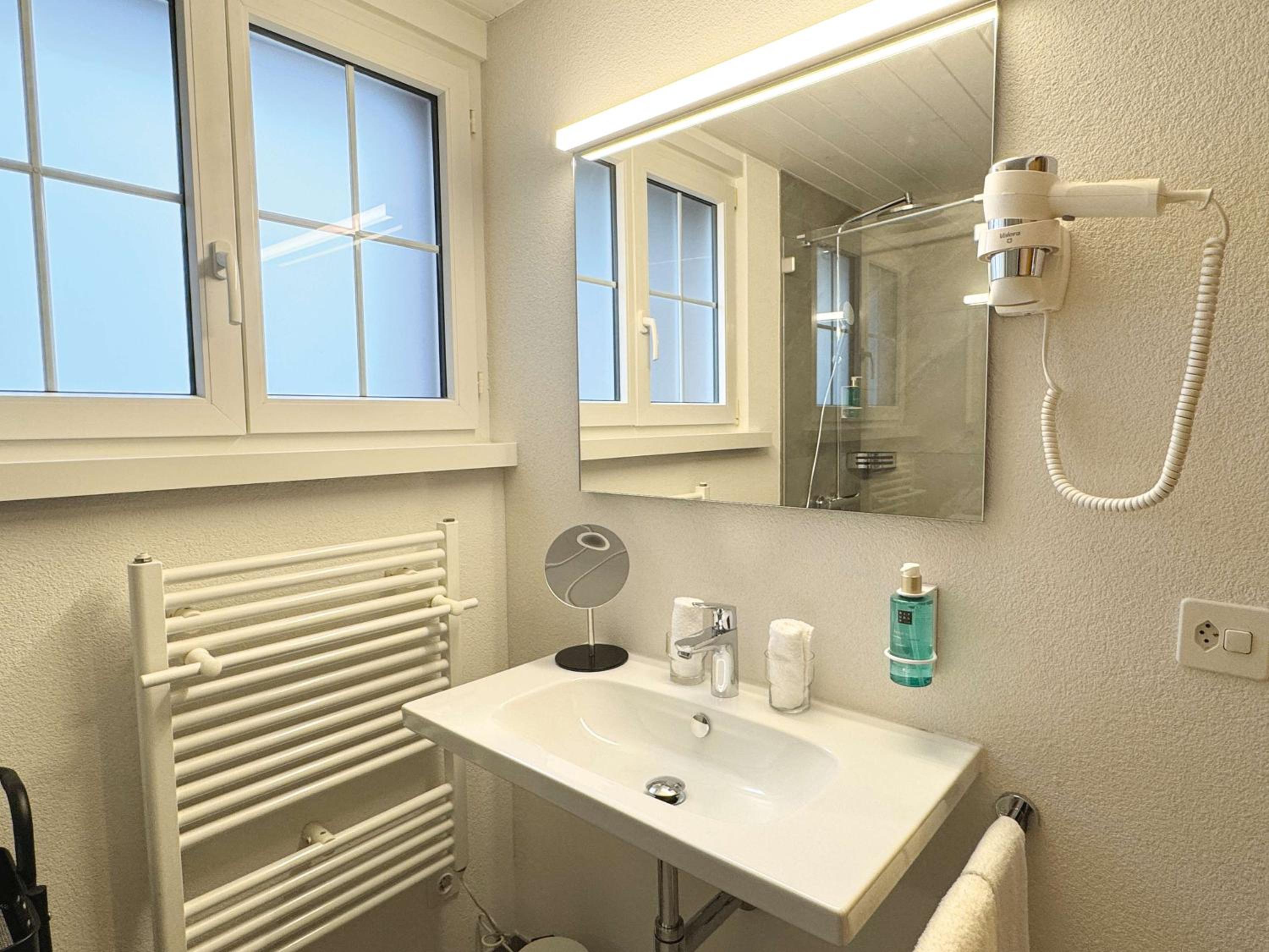 Three-Bedroom Apartment with One Double and Two Single Beds with Kitchen