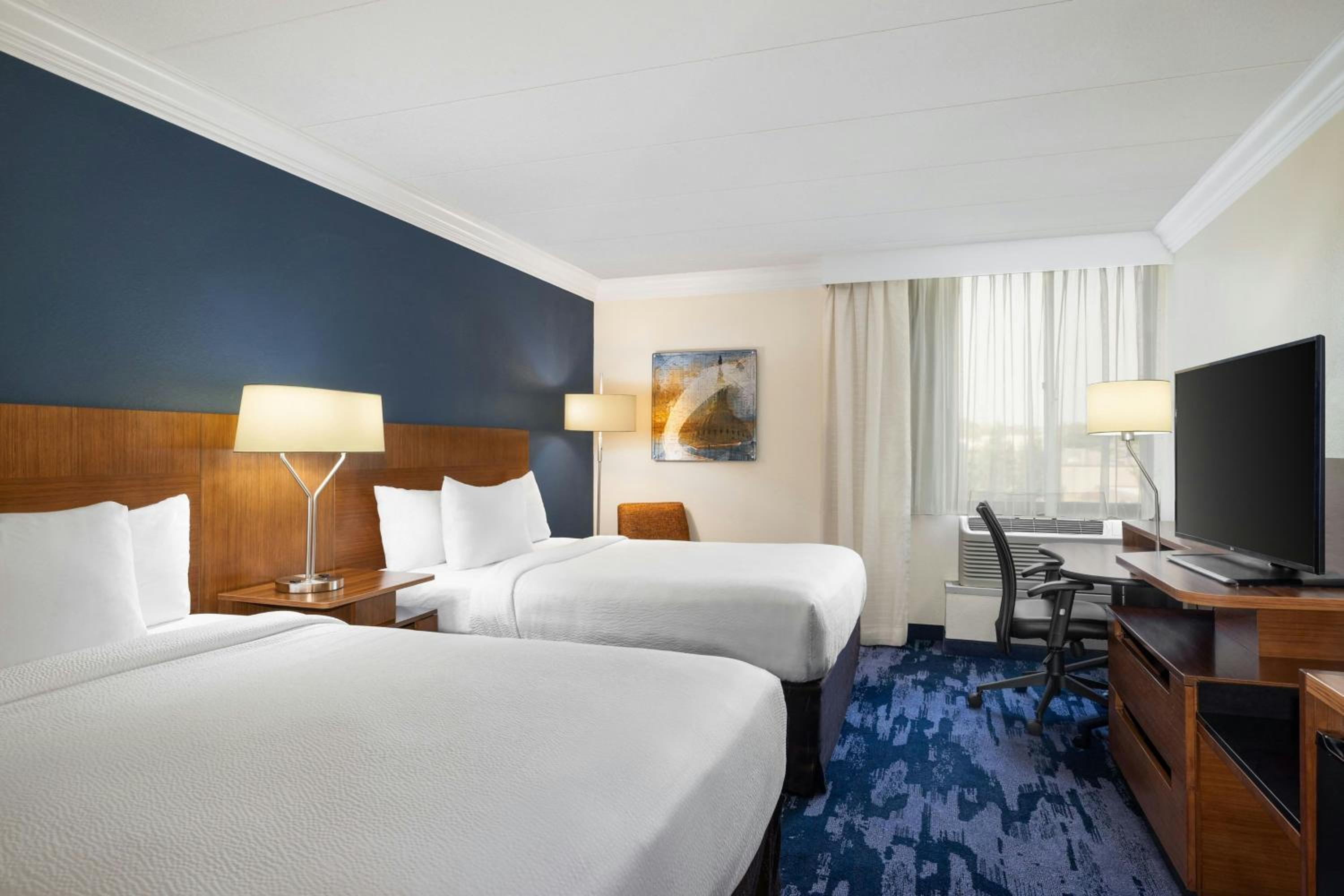 Queen Room with Two Queen Beds - Photo 1