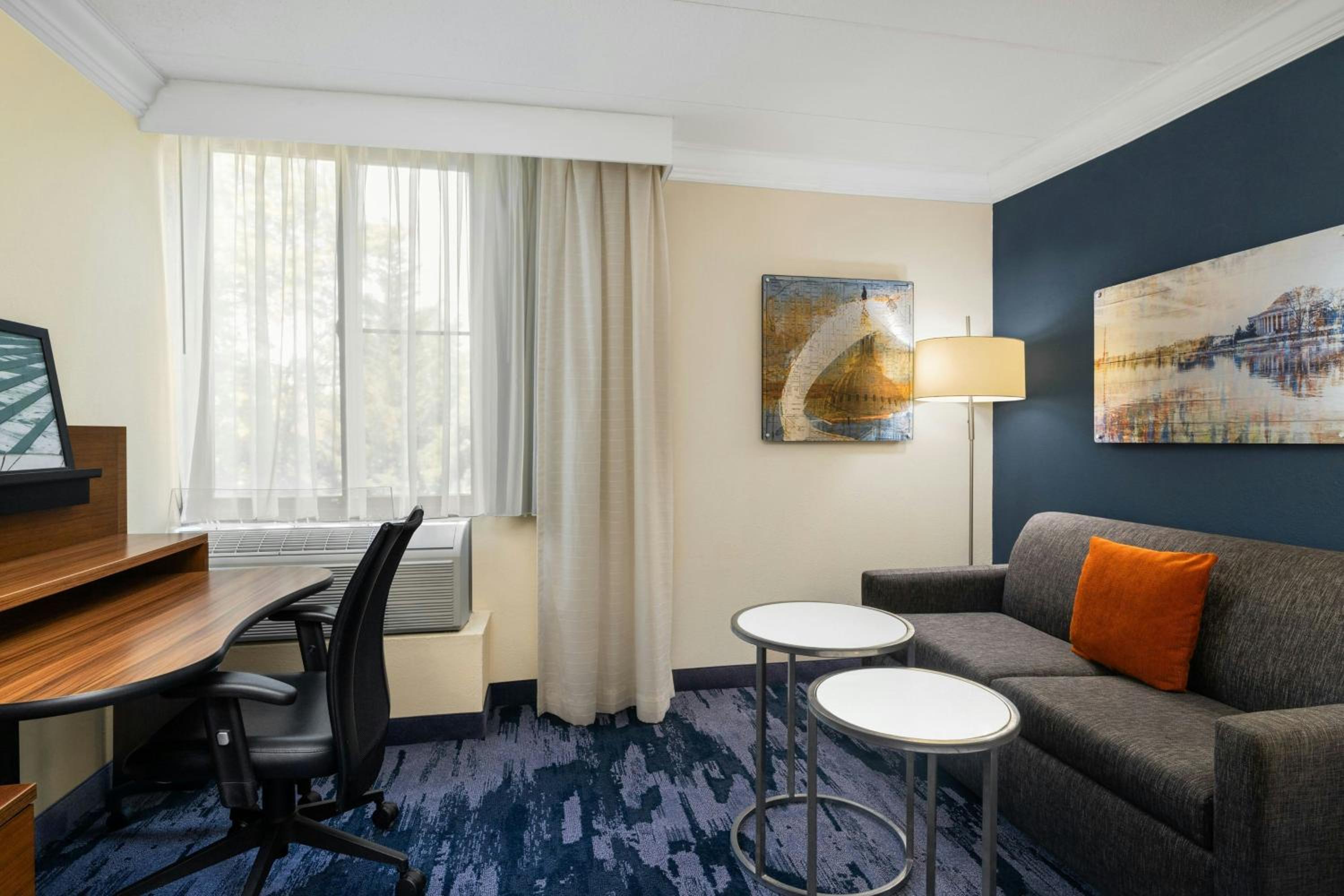 King Suite with Sofa Bed - Hearing Accessible - Photo 7