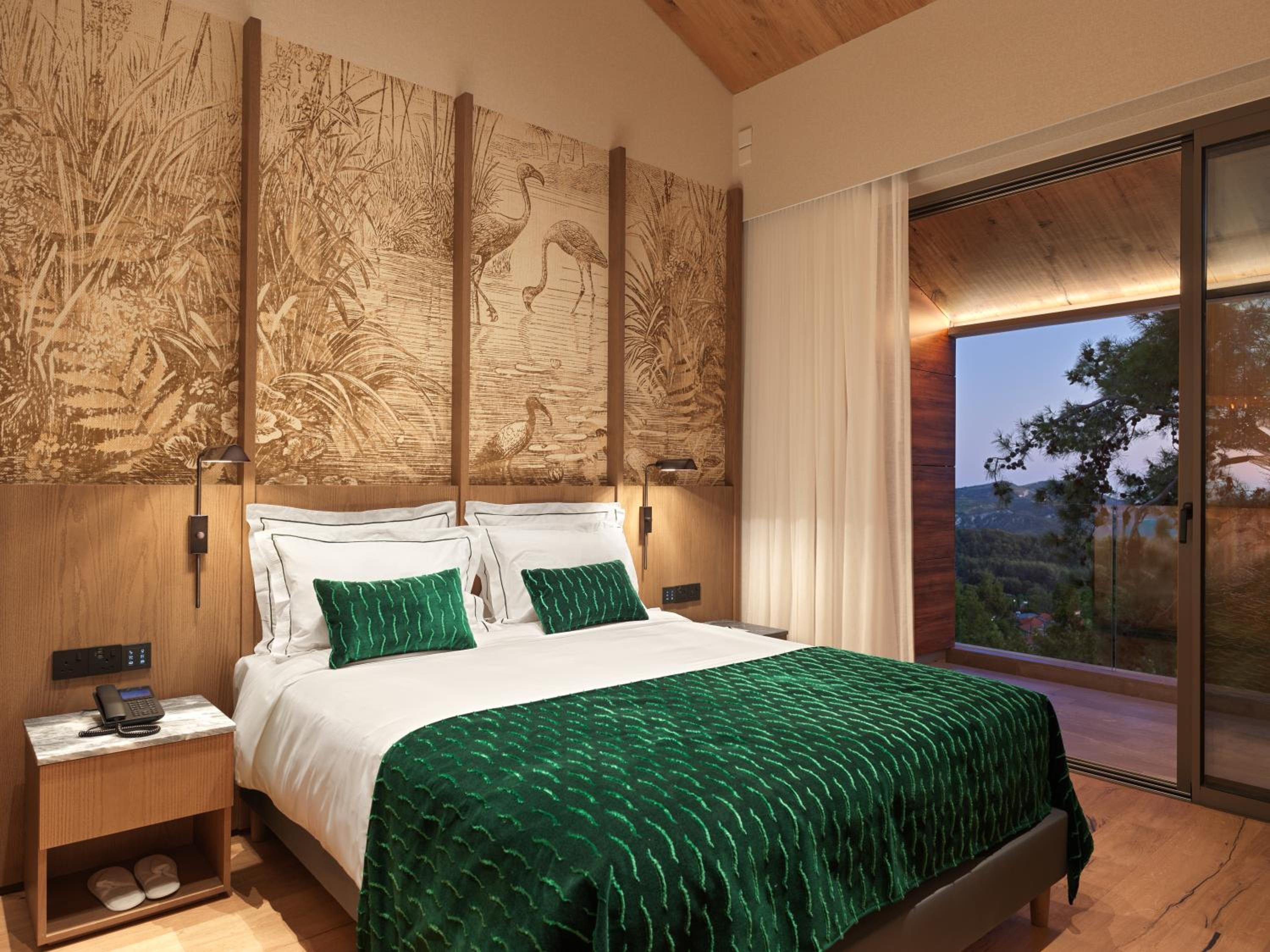Junior Suite Pool View photo 1