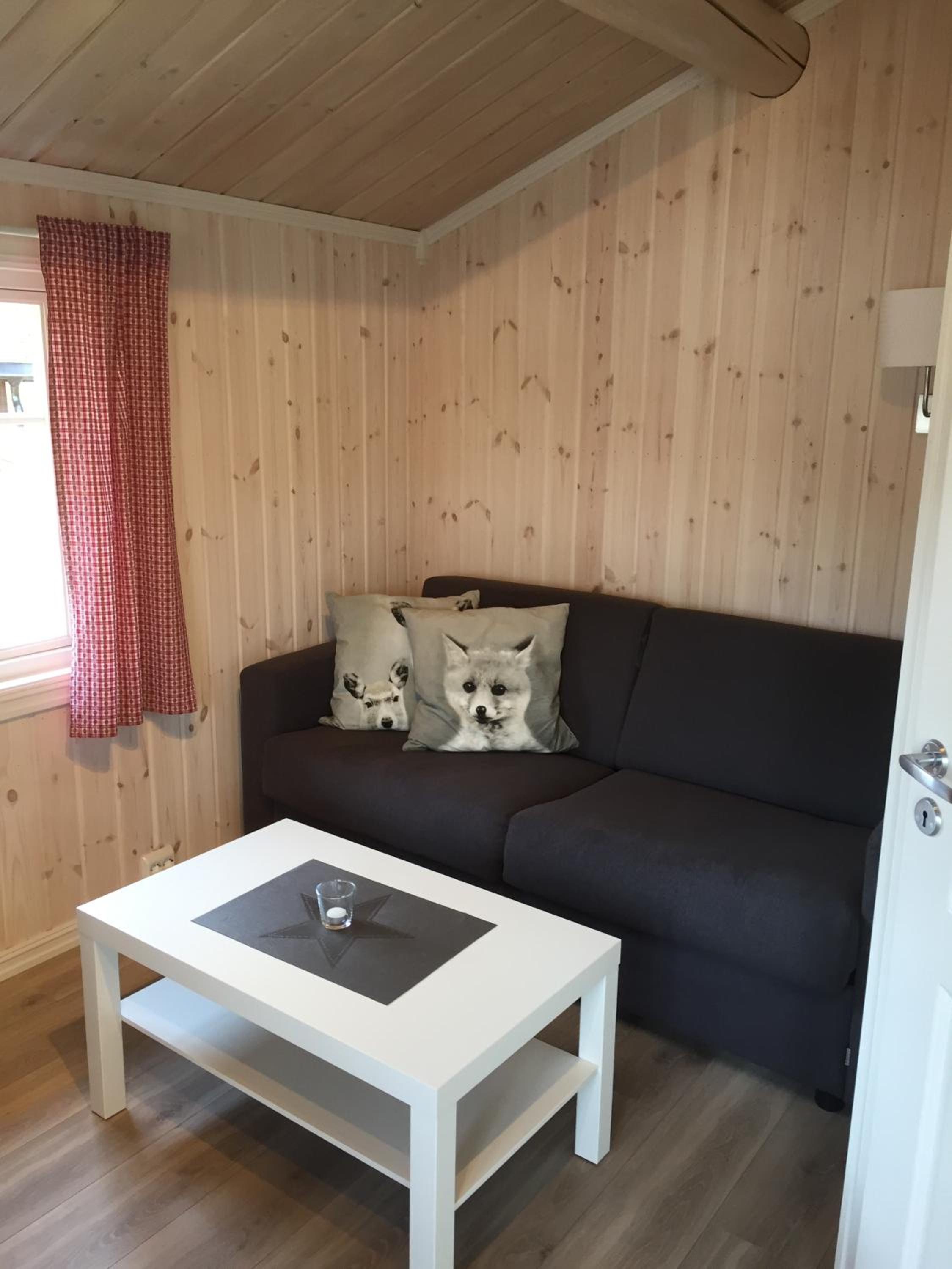 Economy Cottage with Shared Bathroom