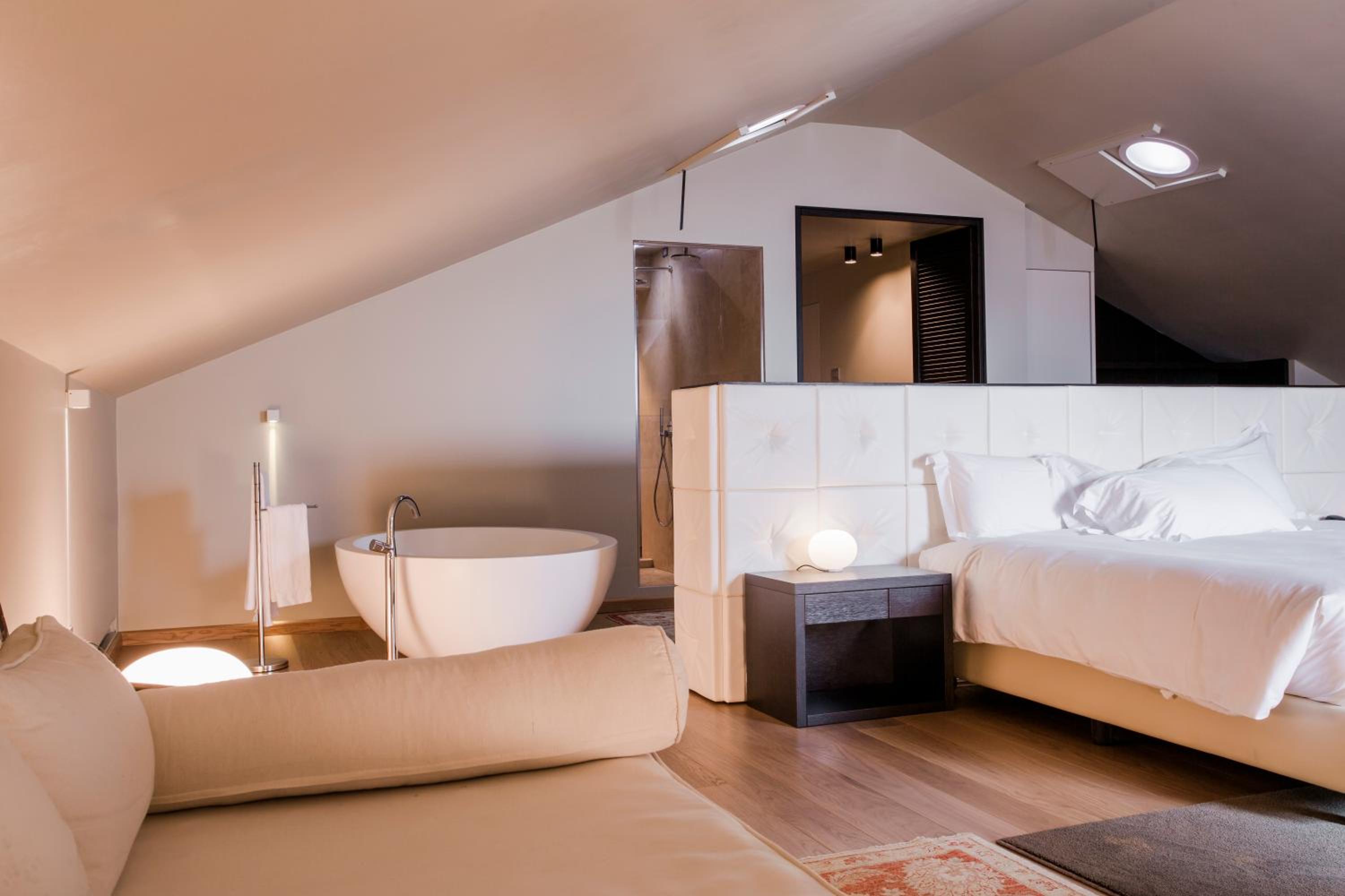 Loft - Photo 1