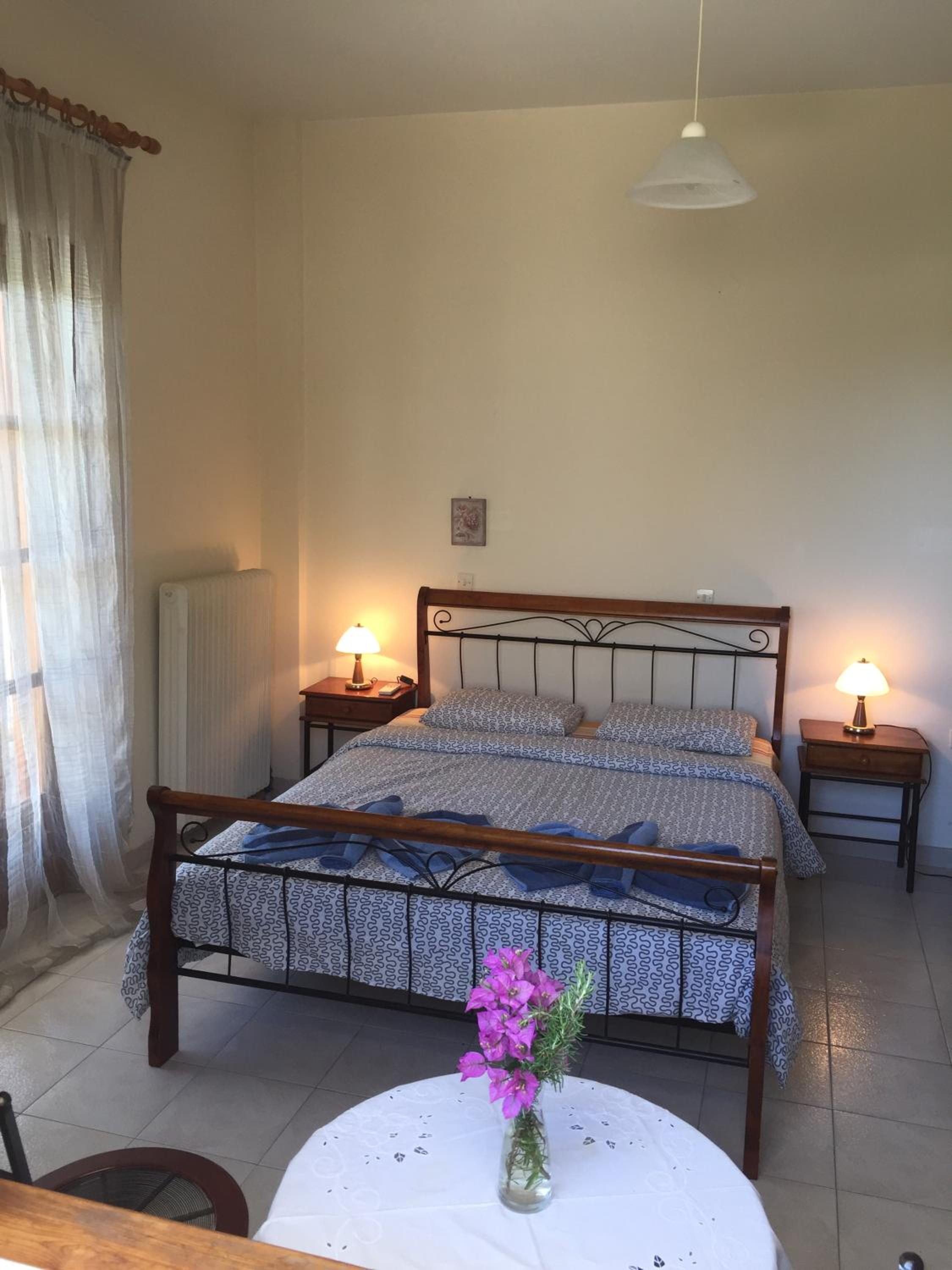 Studio (2 Adults)