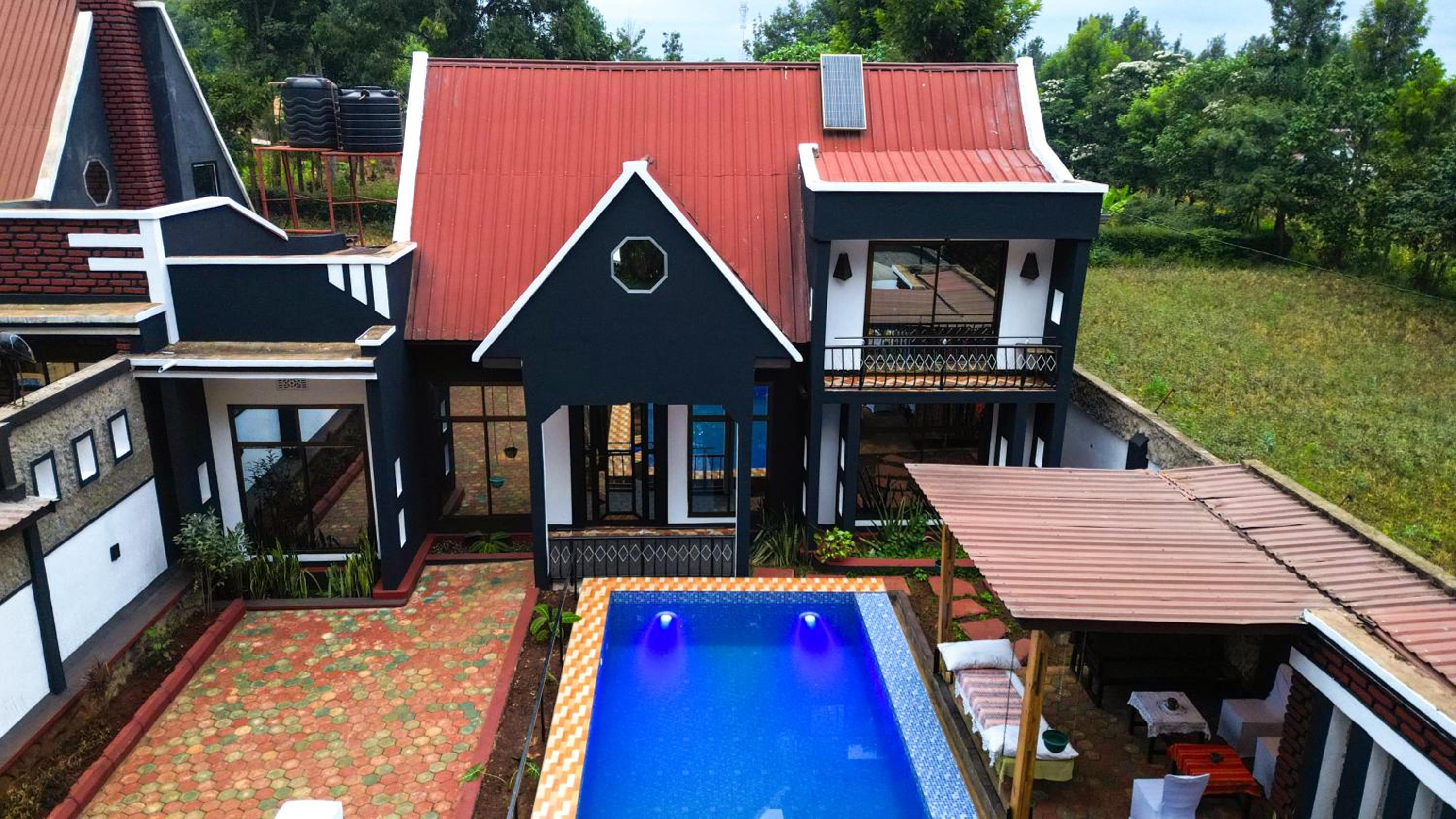 Three-Bedroom Apartment with Balcony