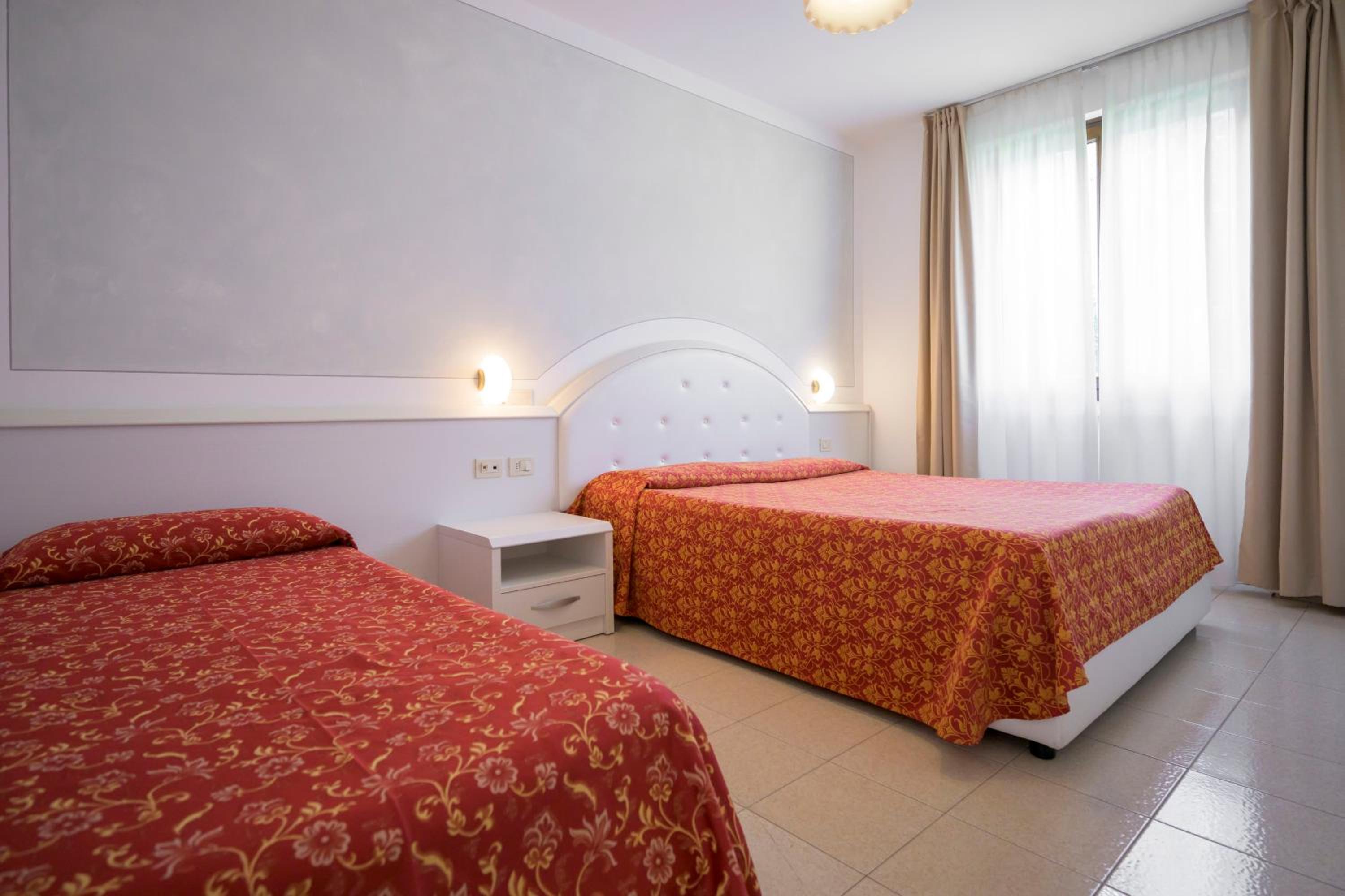 Triple Room with Balcony or Terrace and Mountain View photo 2