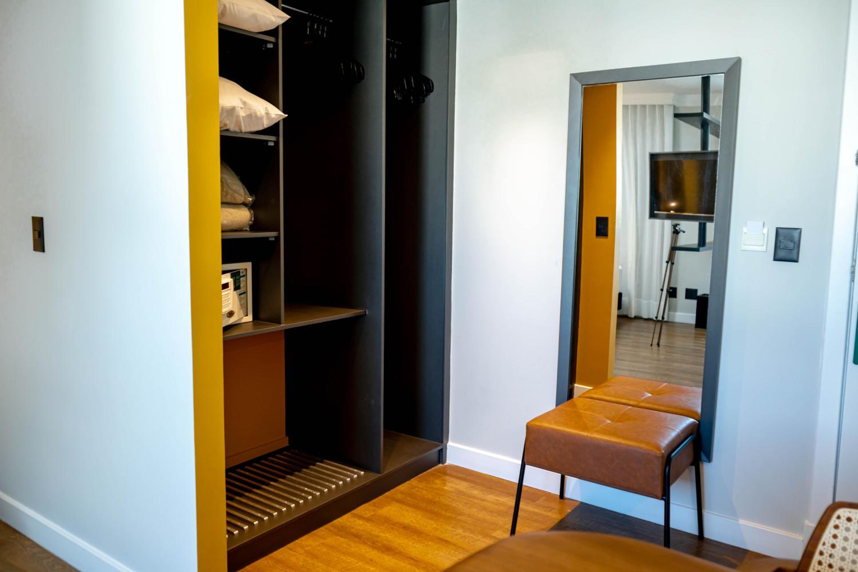 Superior Twin Room with City View