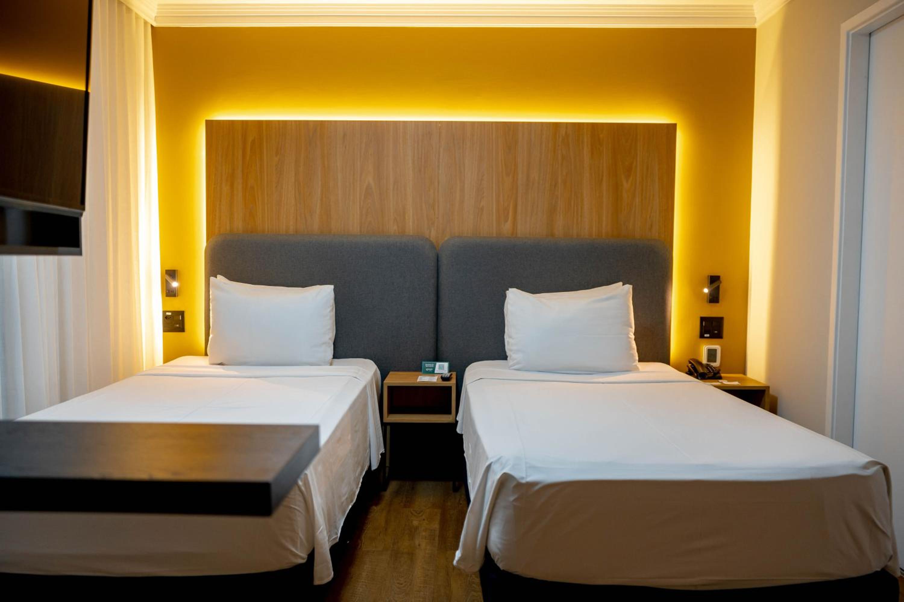 Superior Twin Room with City View
