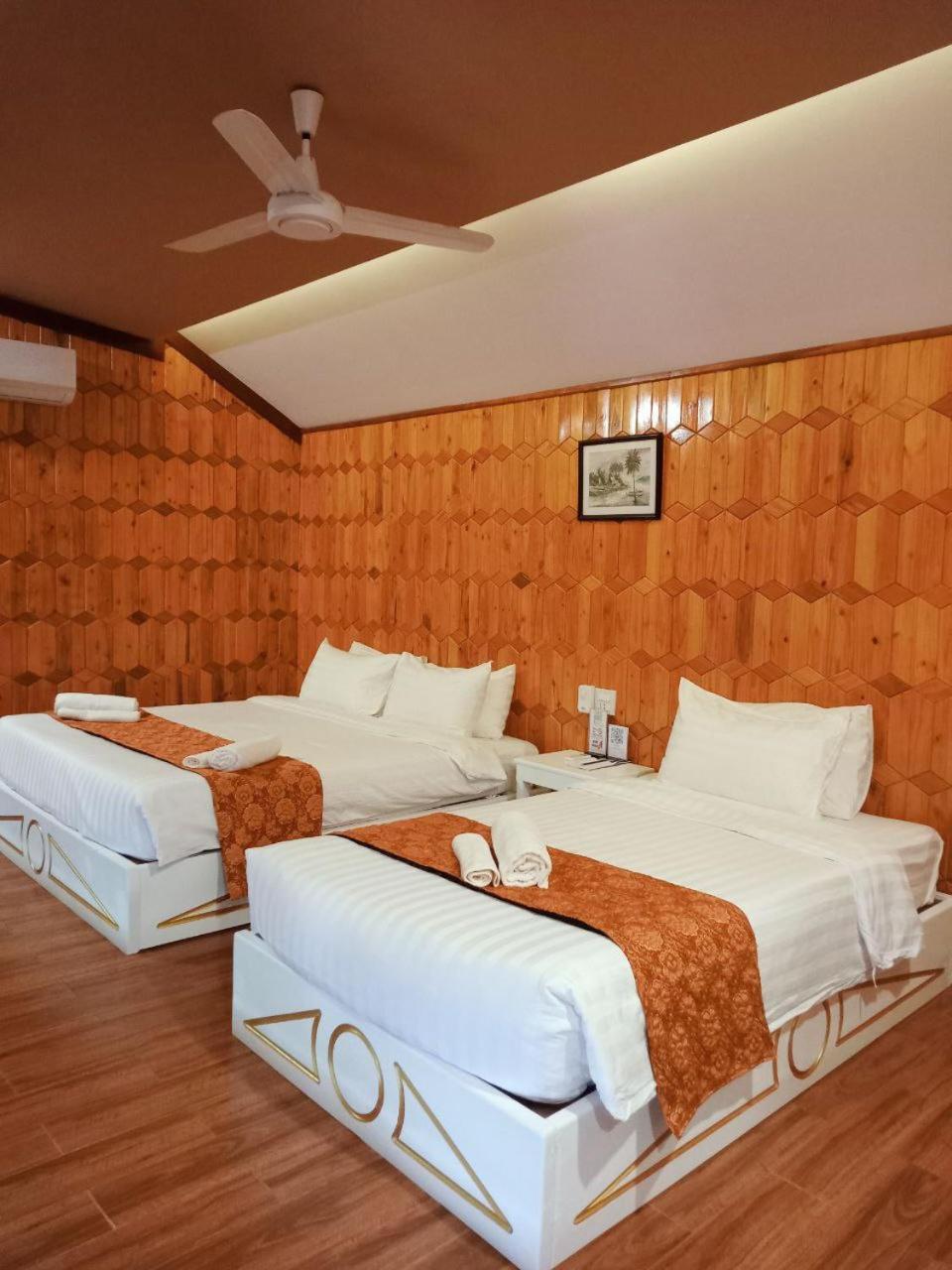 Deluxe Twin Room - Photo 14