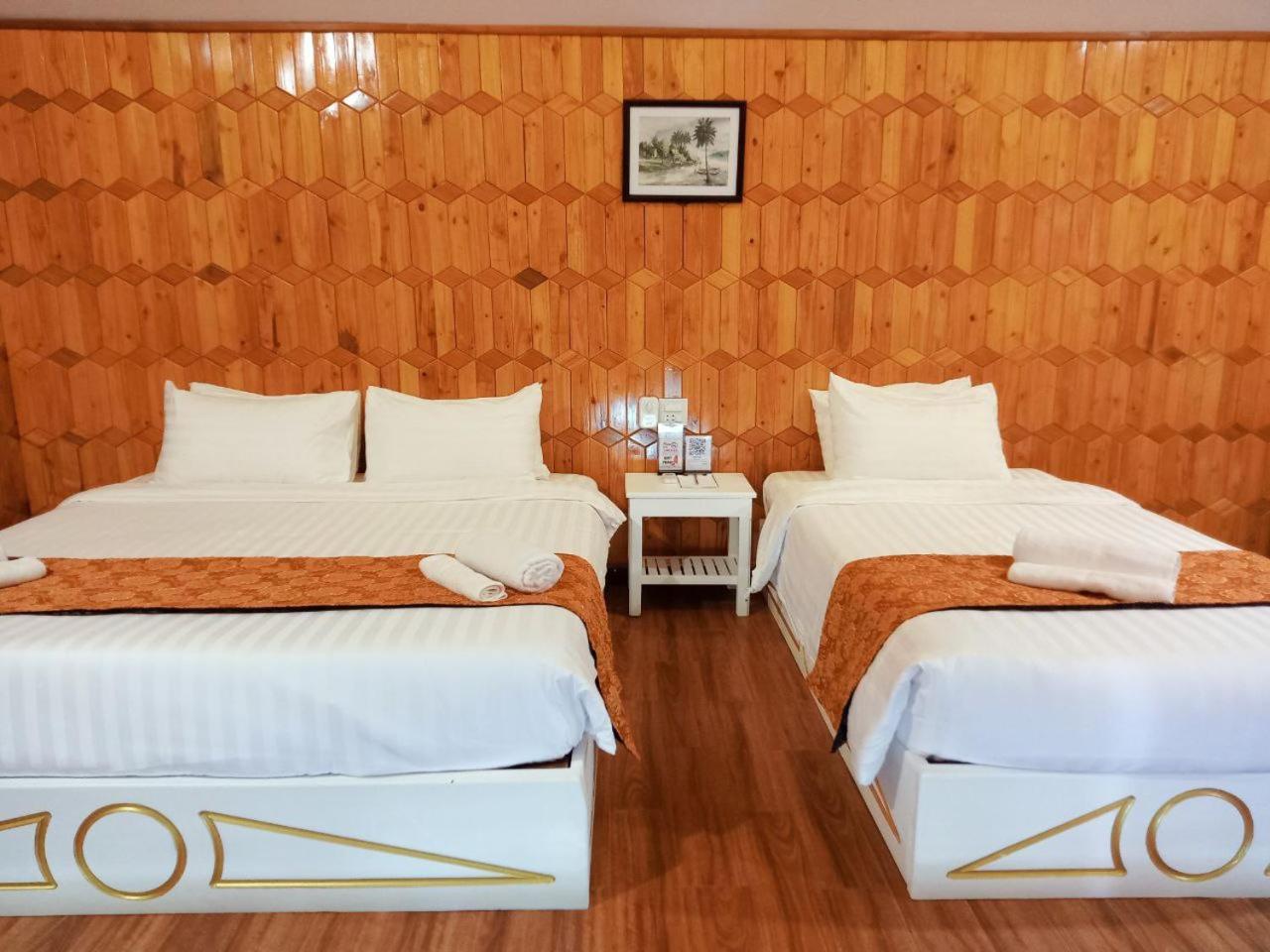 Deluxe Twin Room - Photo 13