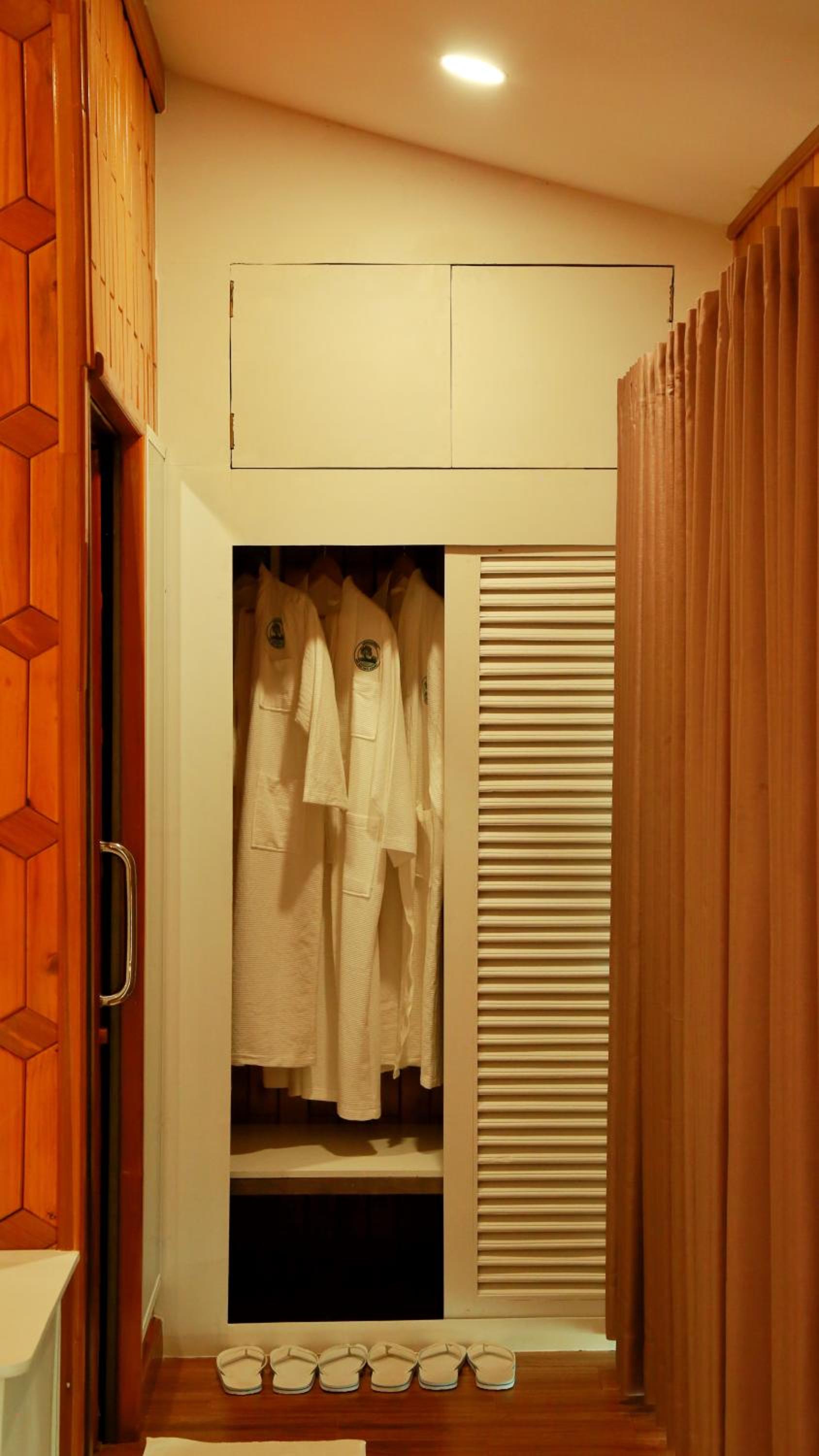 Deluxe Queen Room - Photo 19