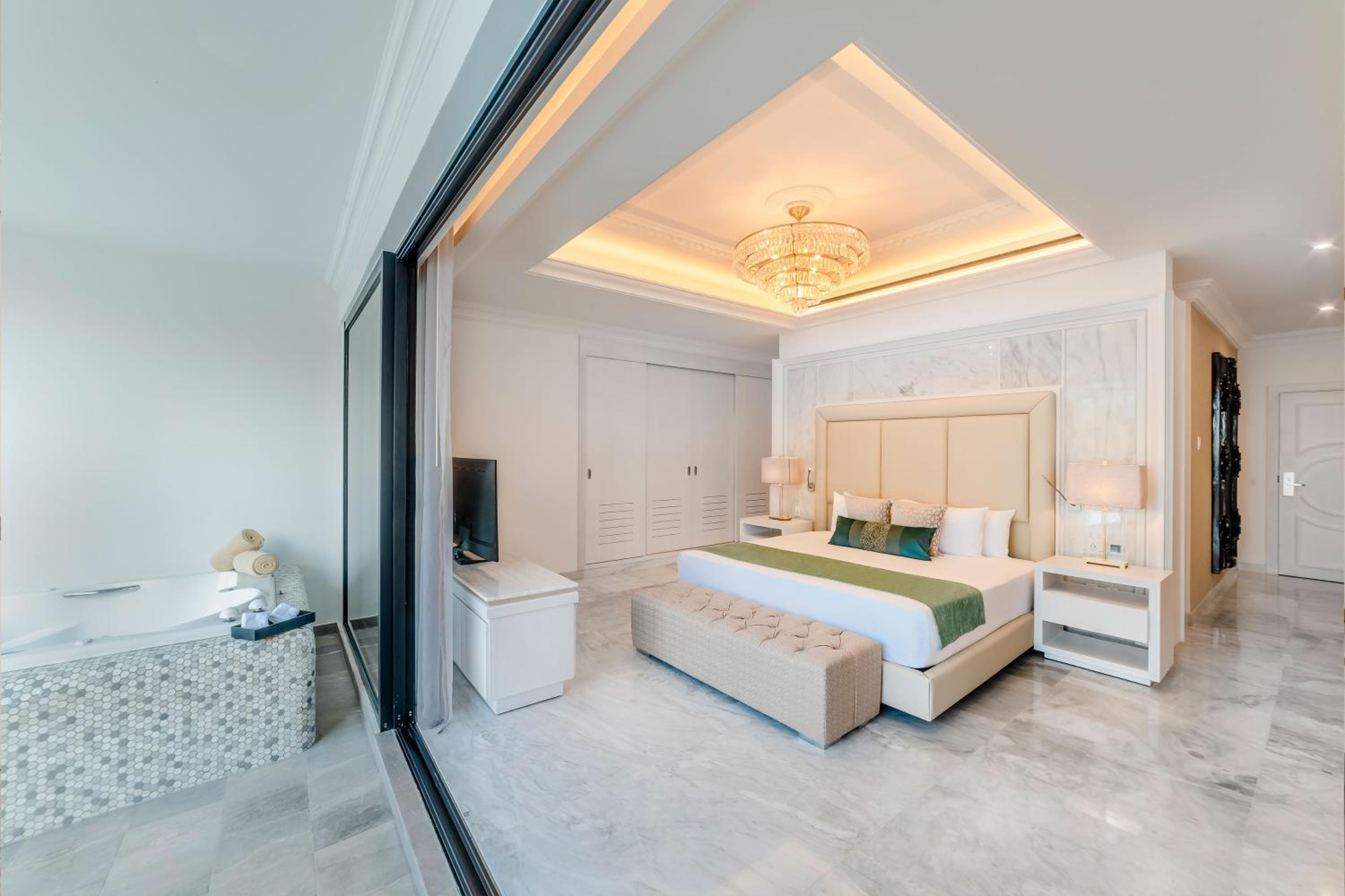 Mansion Jacuzzi Suites