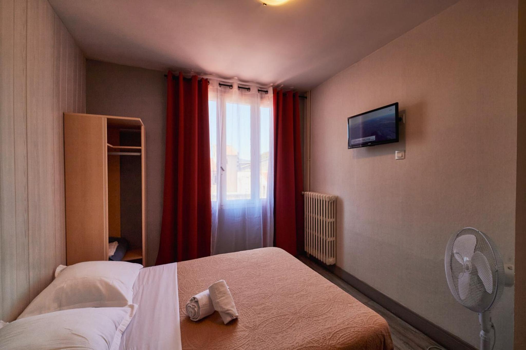 Double Room with Shared Toilet photo 2
