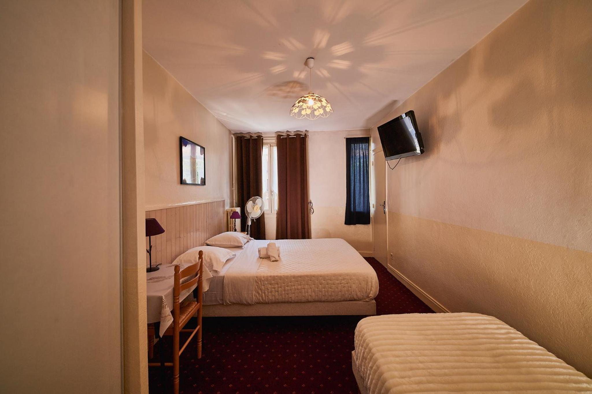 Triple Room - Photo 9