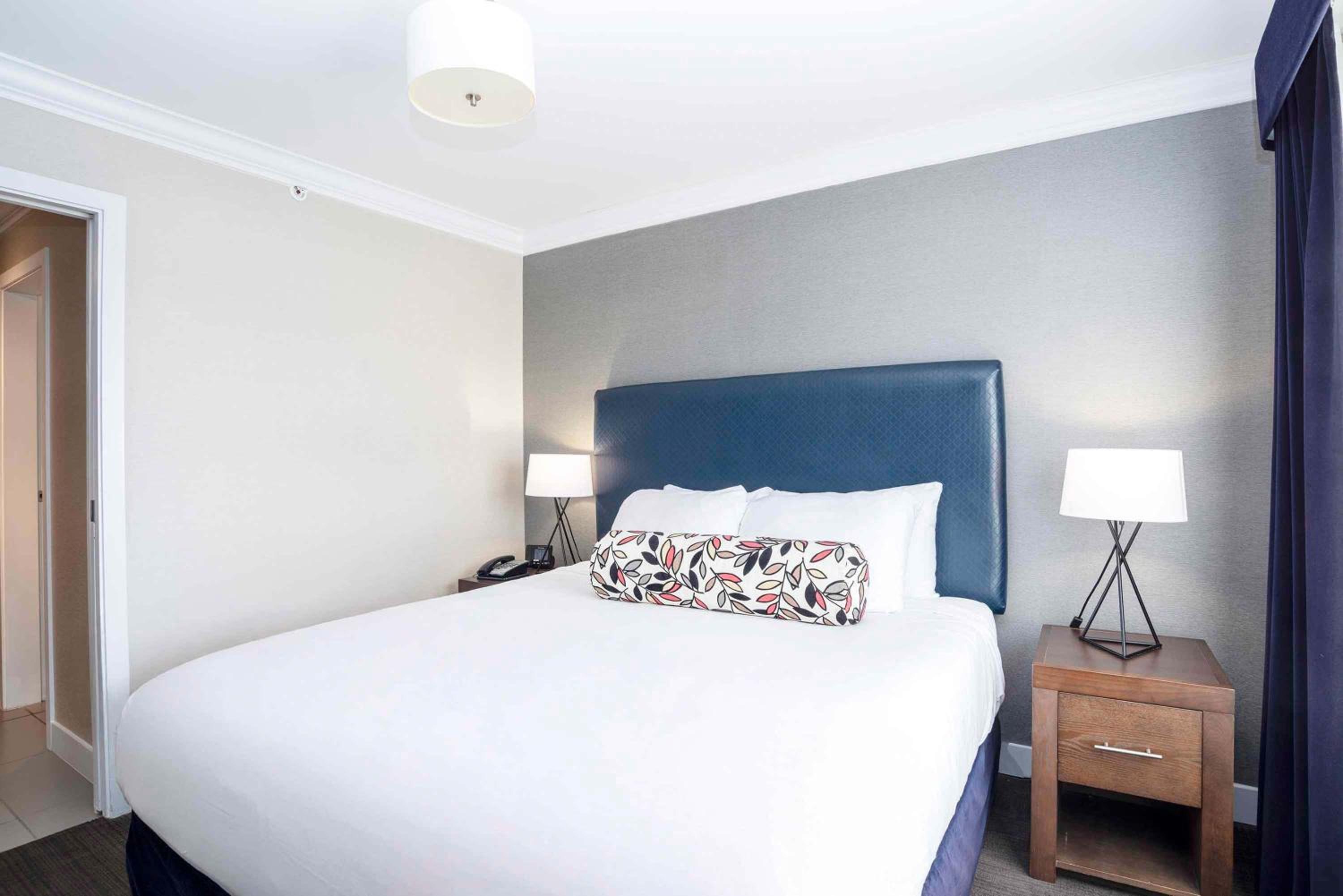 Standard Suite, 1 King Bed, Sofa Bed, Kitchenette - Photo 2