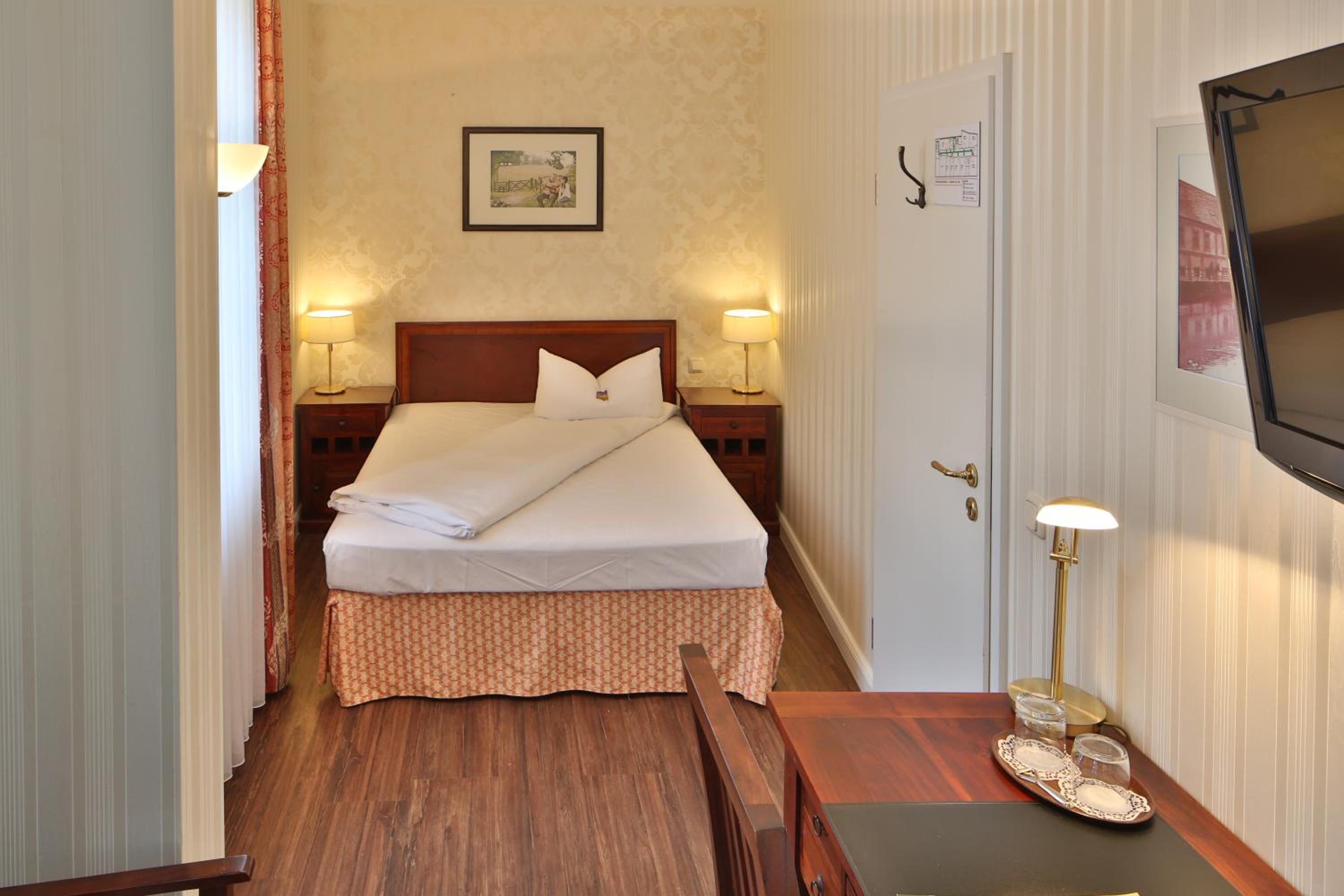 Single Room photo 3