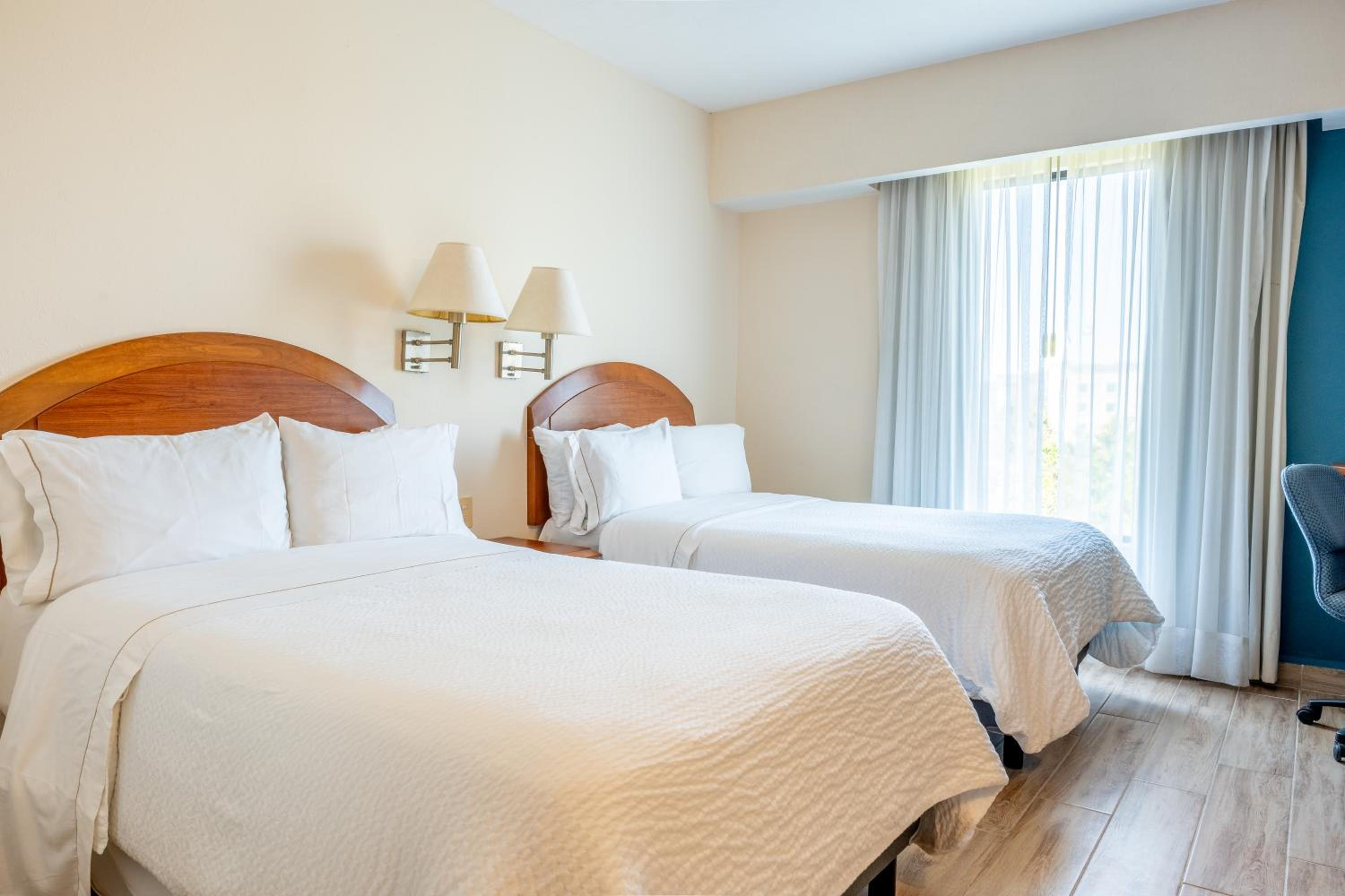 Double Room with Two Double Beds - Photo 5