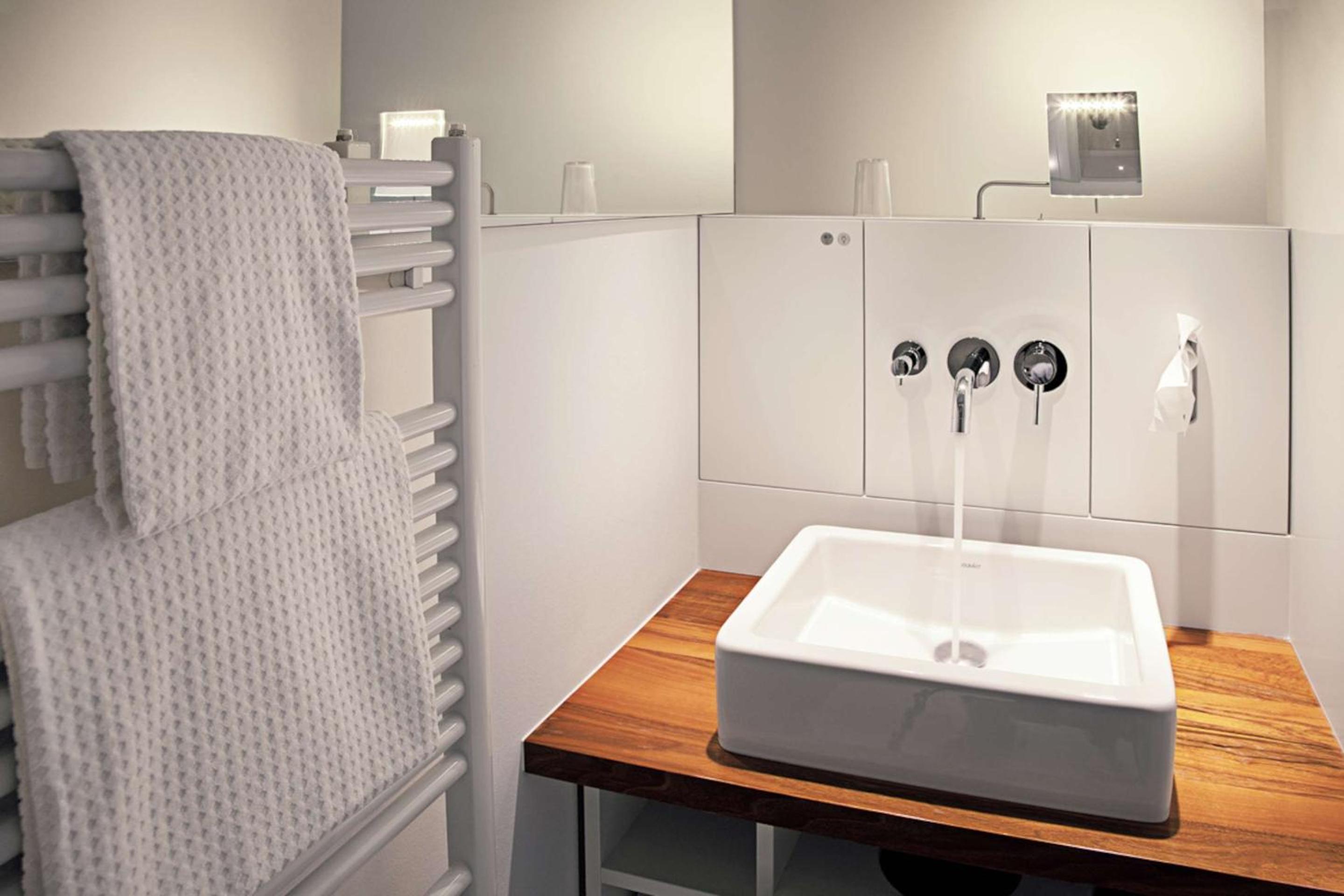Economy Single Room with Courtyard and Shower photo 3