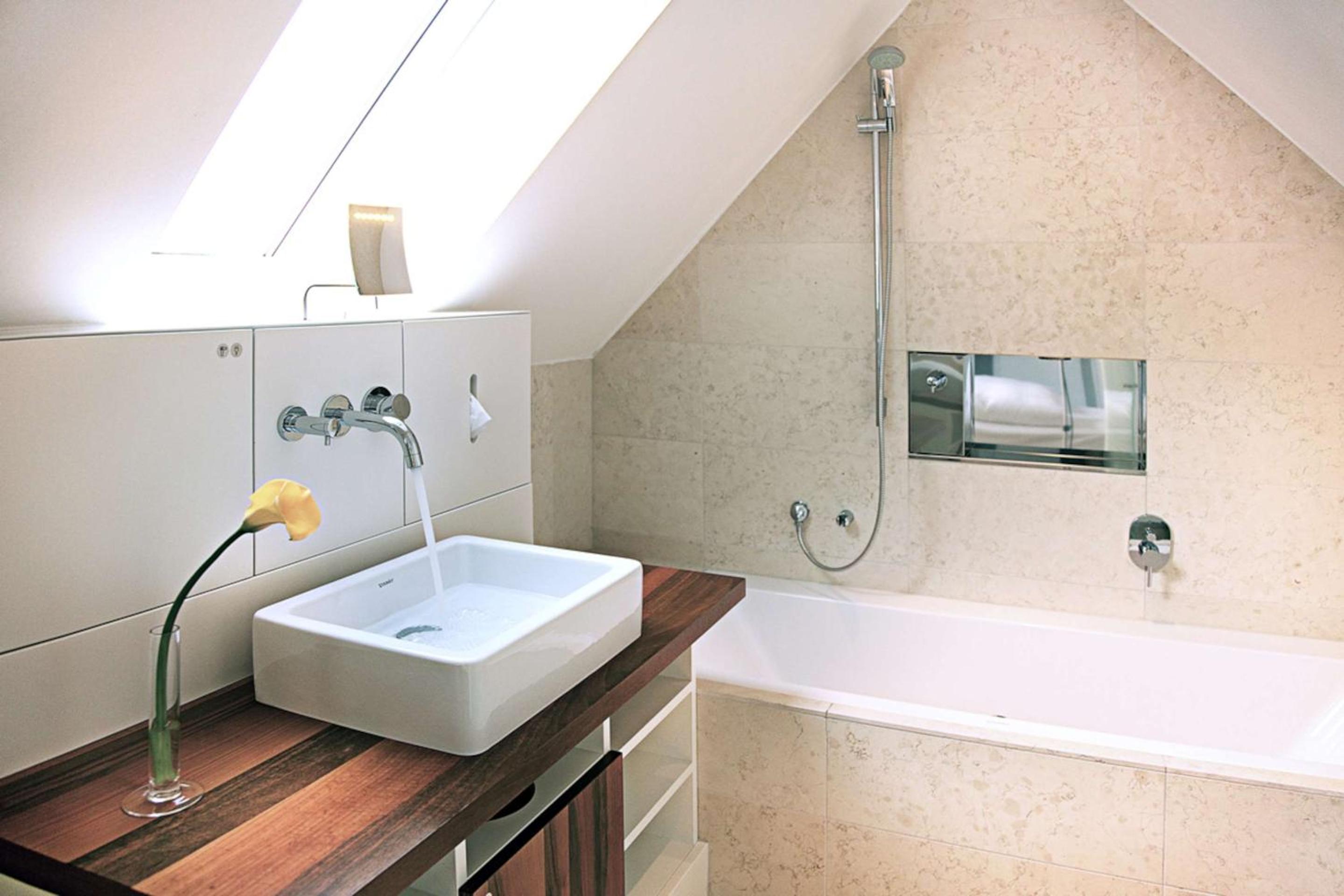 Junior King Suite with Sitting Corner - Top Floor - Photo 6