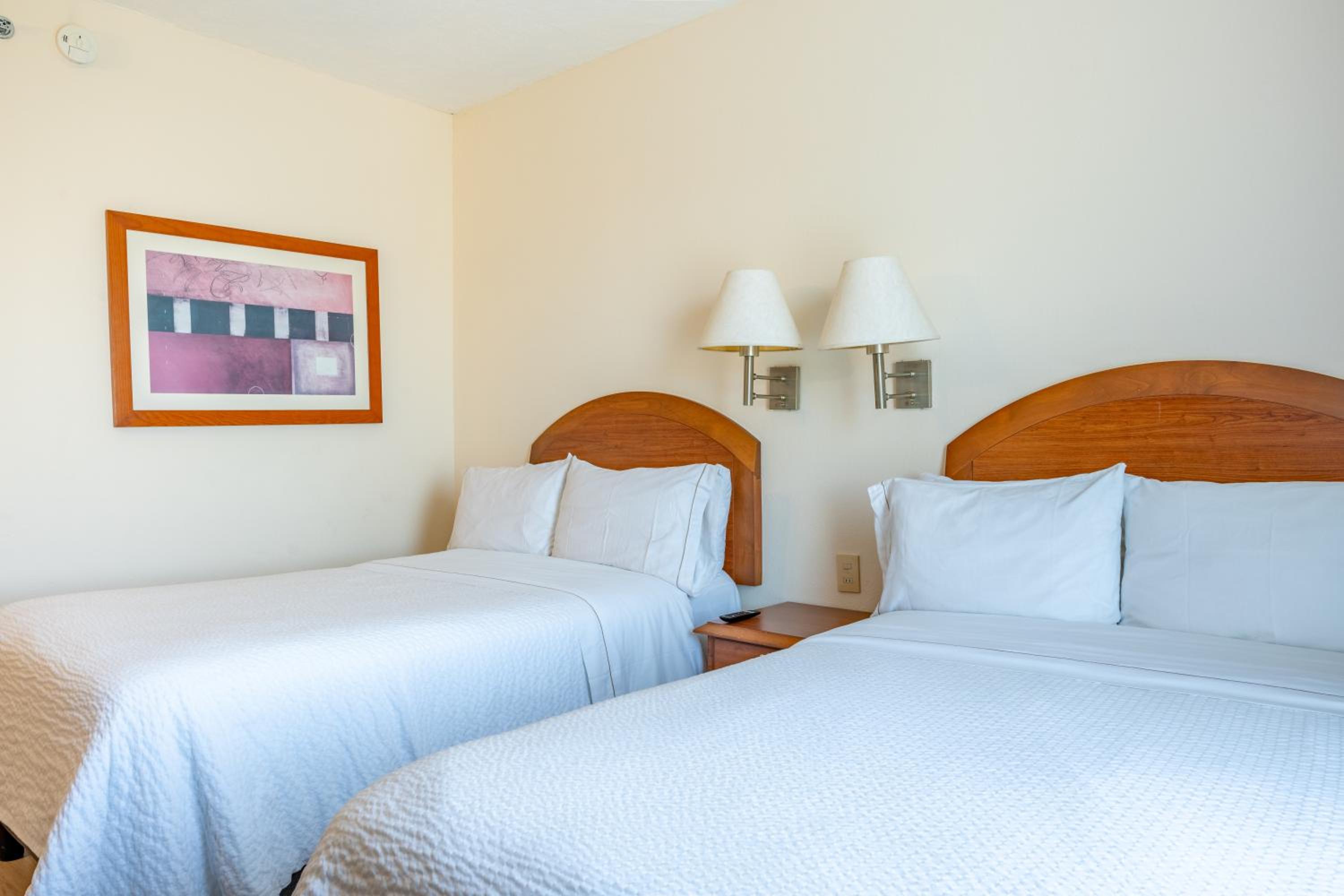 Double Room with Two Double Beds - Photo 9