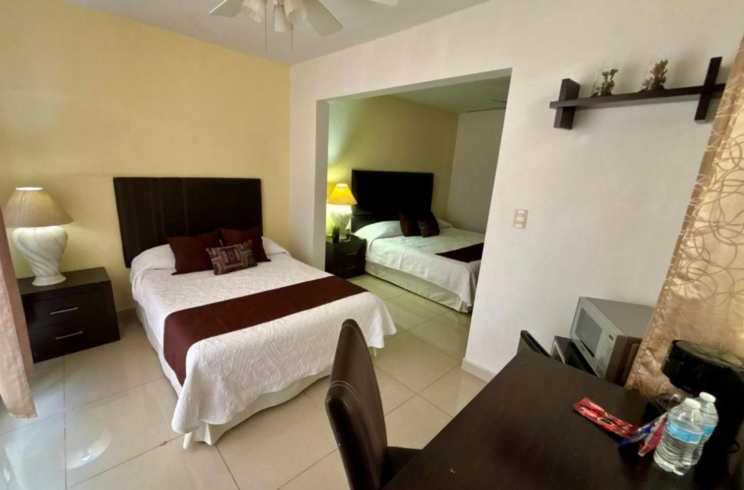 Suite with Balcony - Photo 5