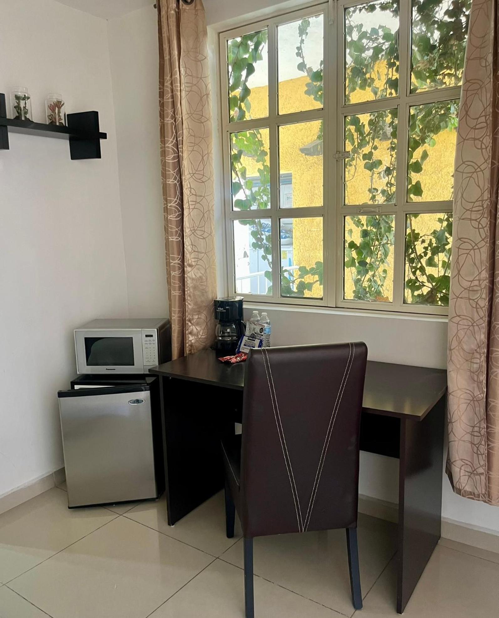 Suite with Balcony - Photo 4
