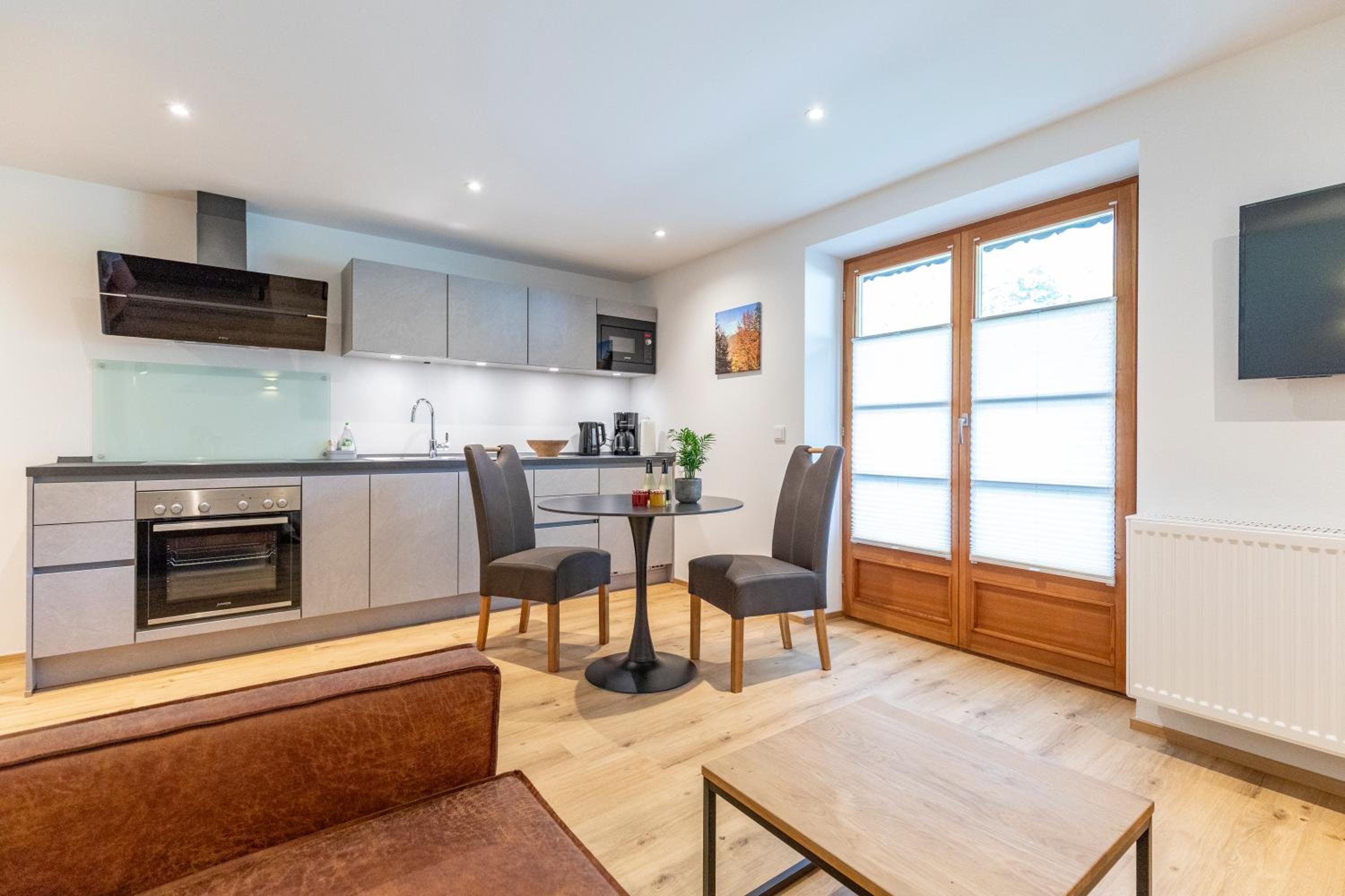 One-Bedroom Apartment with Terrace photo 3