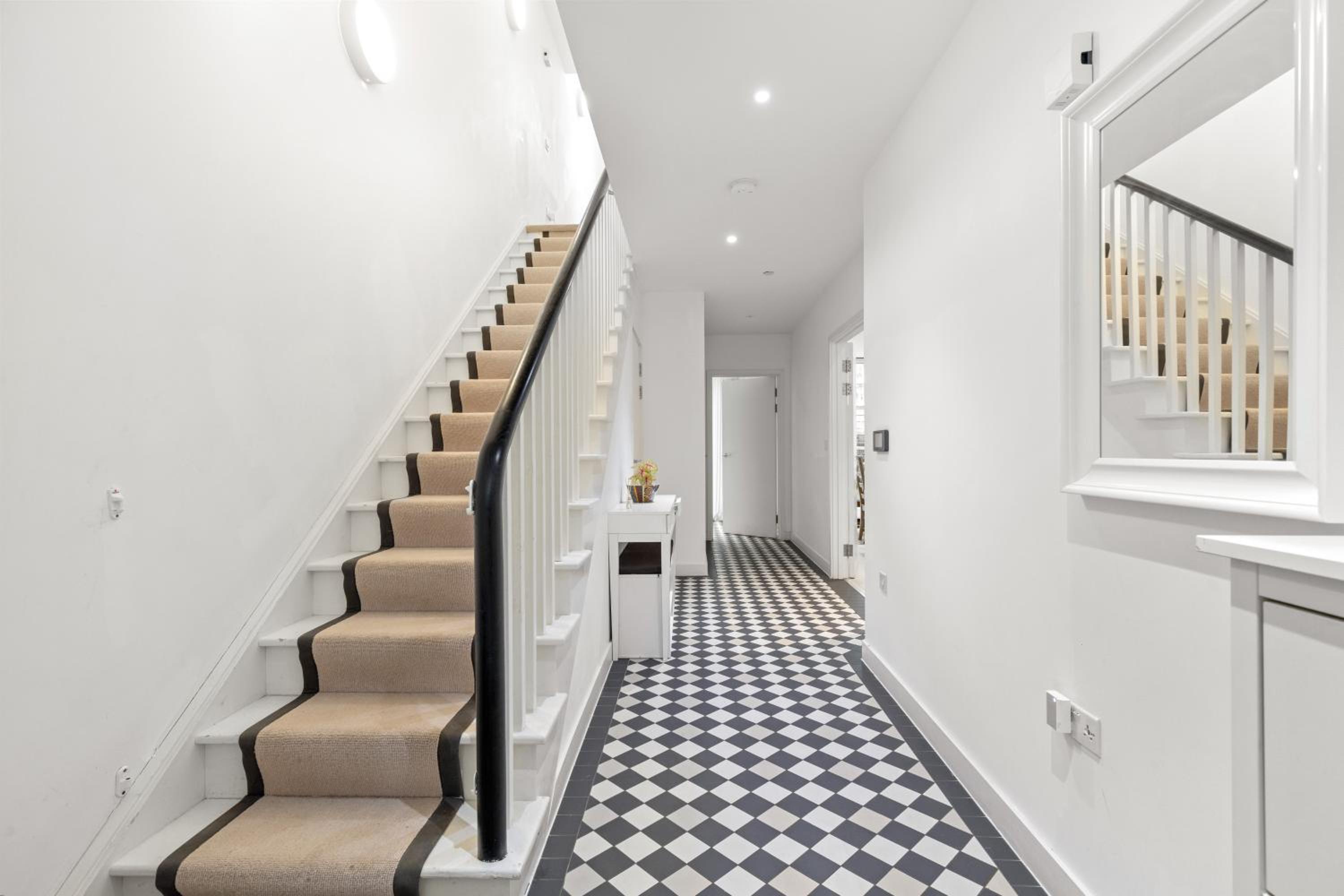 Four-Bedroom House photo 1