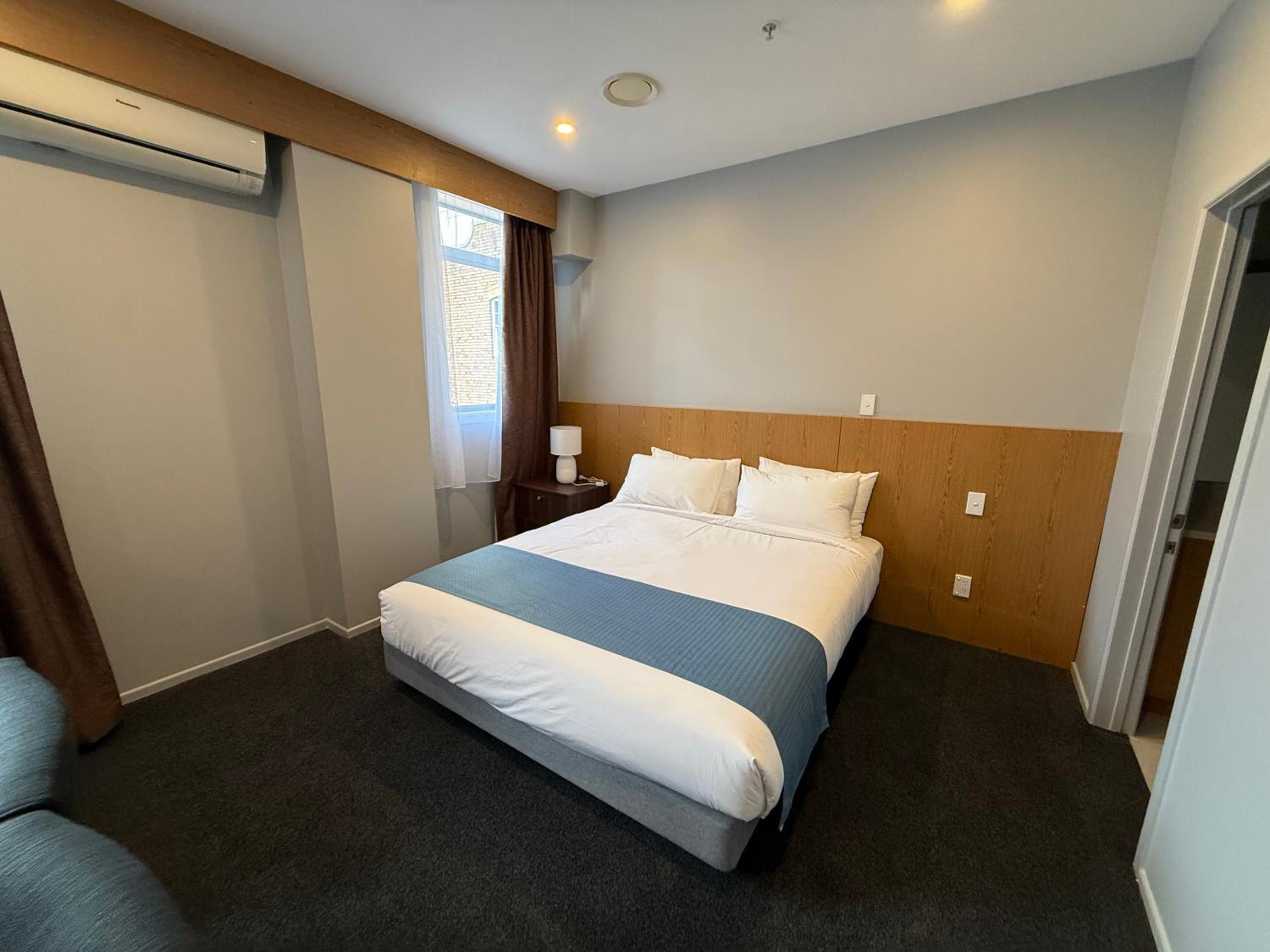Deluxe King Suite